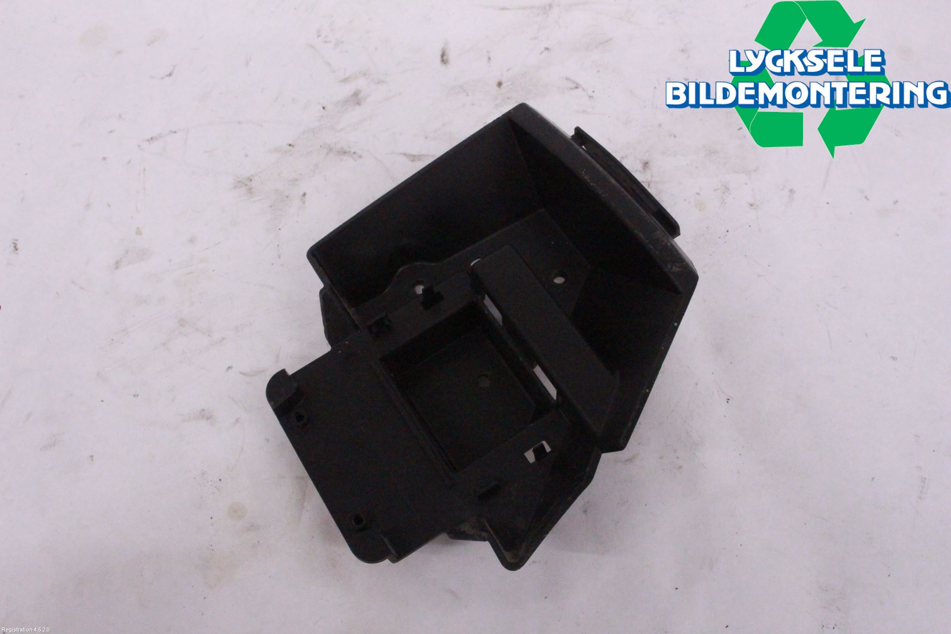 Ford FOCUS 19- Stötfångarfäste Bak Hö