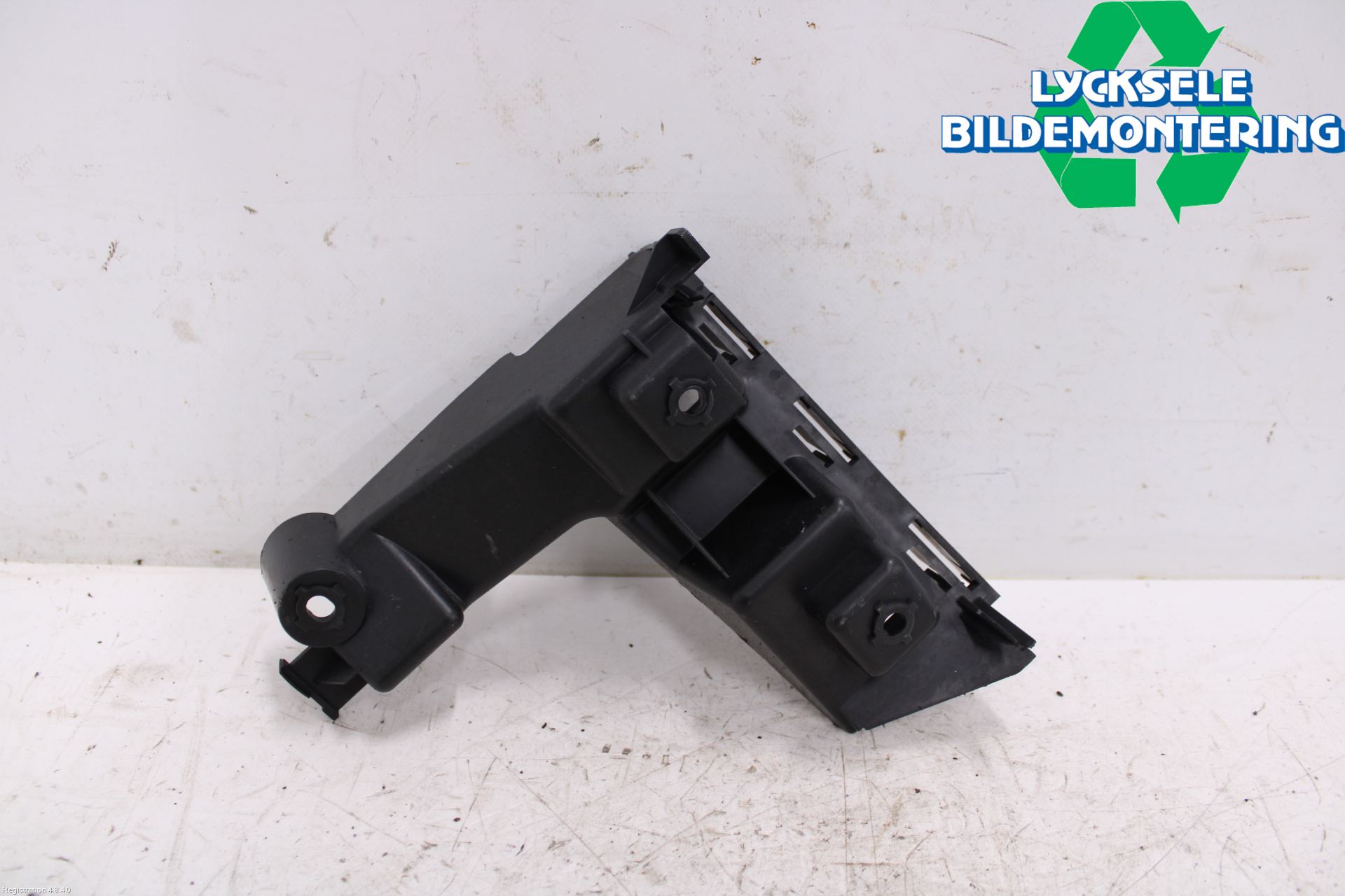 Volvo V70 08-13 Stötfångarfäste Bak Vä
