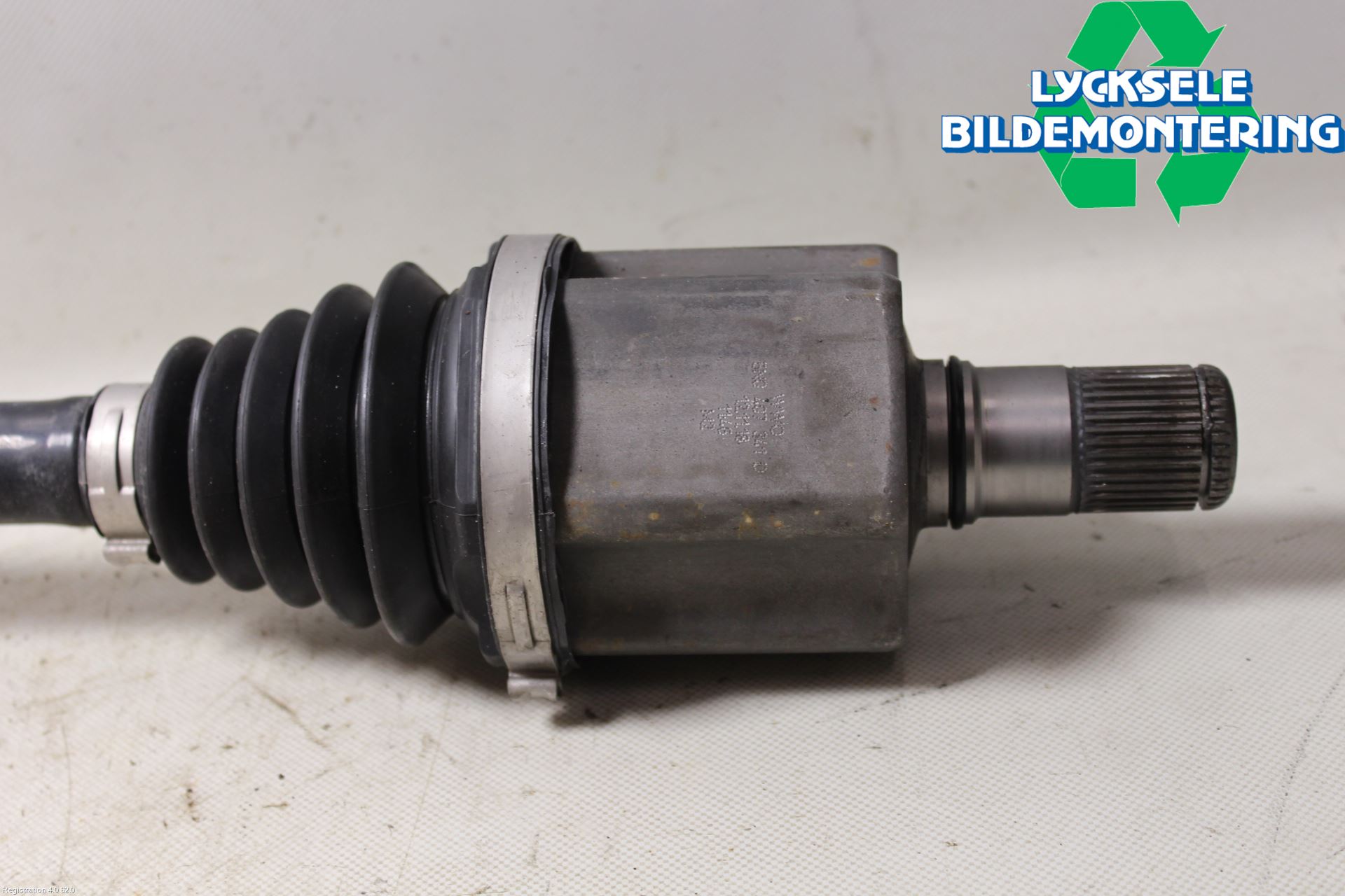 Volkswagen VW TIGUAN 16-24 Drivaxel Fram Vänster