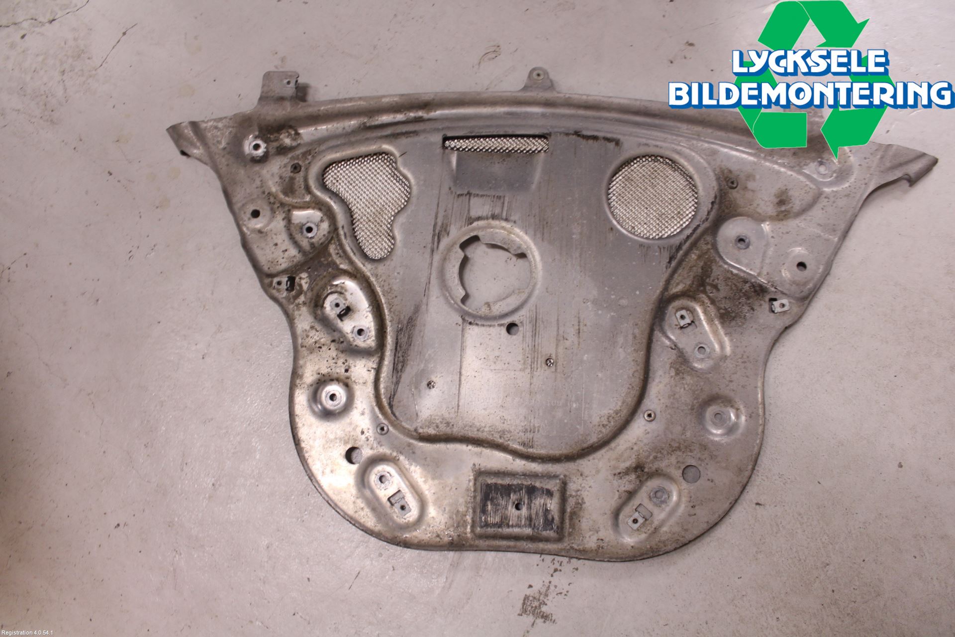 BMW 5 F10/F11/F18 09-17 Hasplåt Plåt-Plast