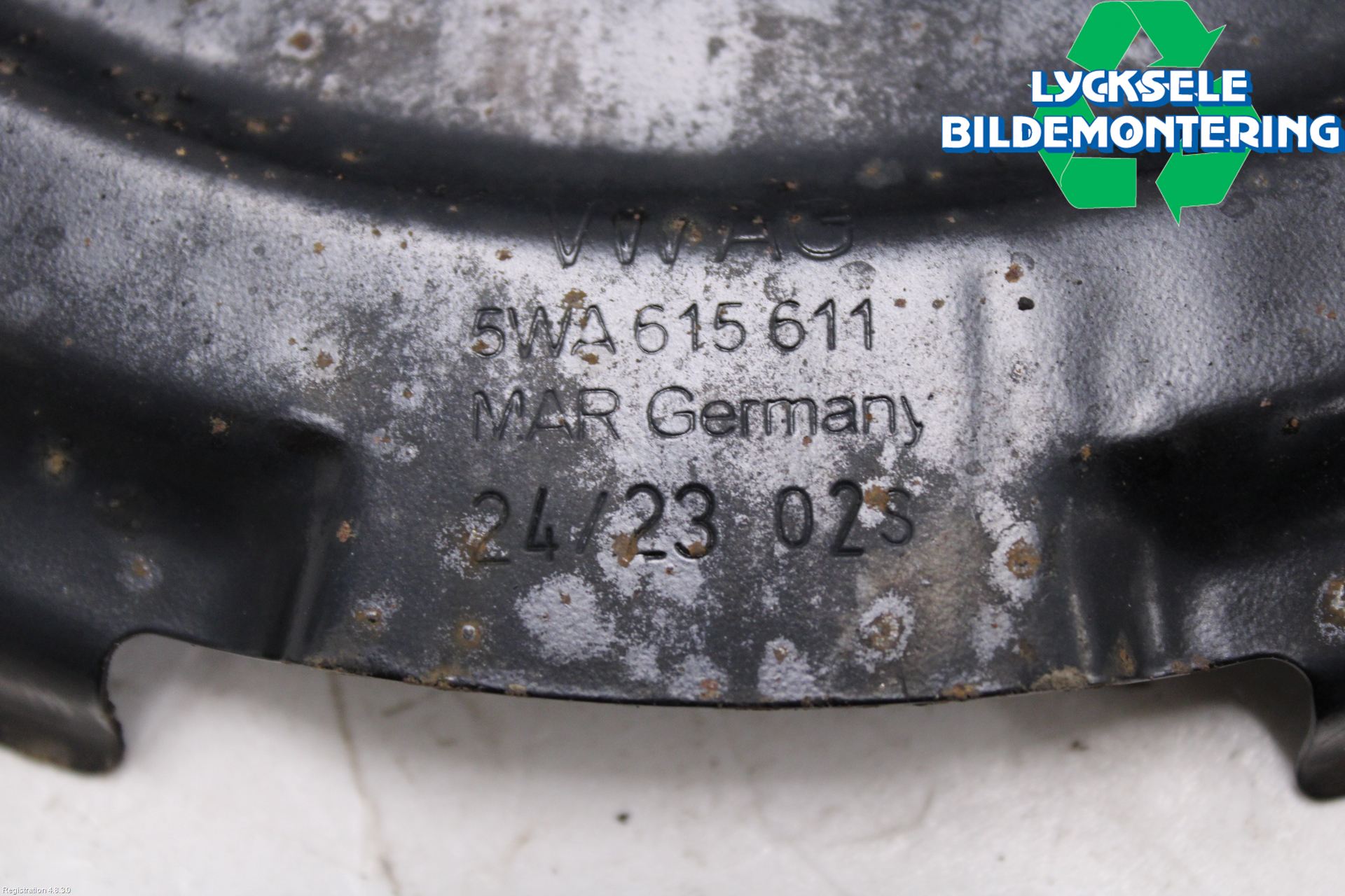 Volkswagen VW GOLF / E-GOLF VIII 20- Bromssköld Bak