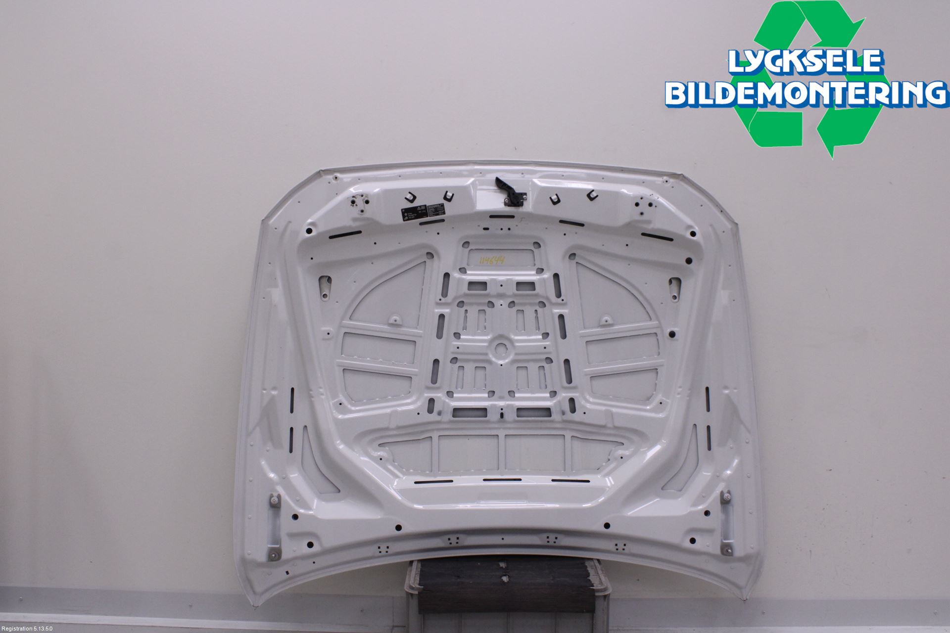 BMW 5 F10/F11/F18 09-17 Huv Fram