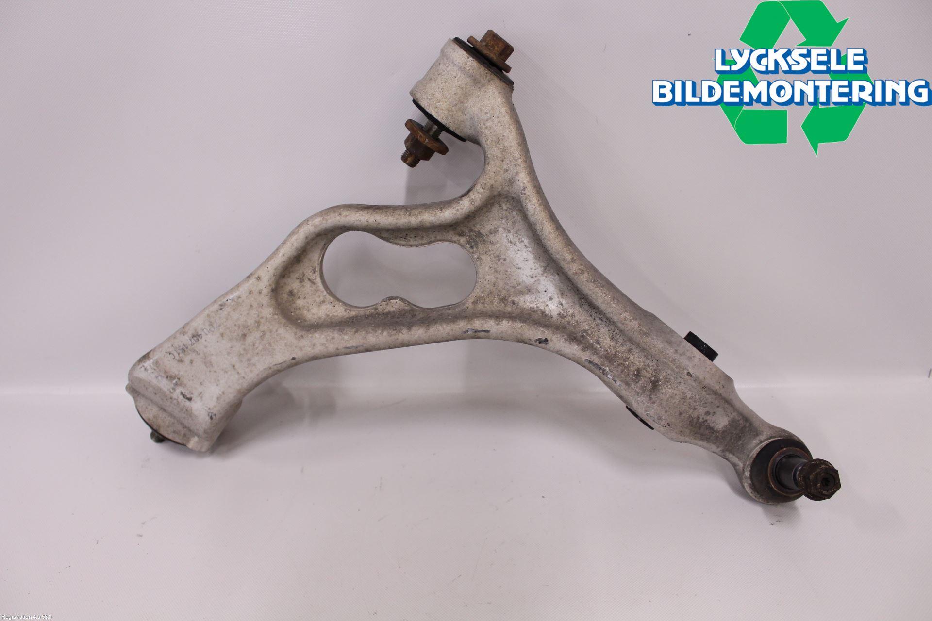 Volkswagen VW TOUAREG 7P 11-18 Bärarm Fram Undre Vä