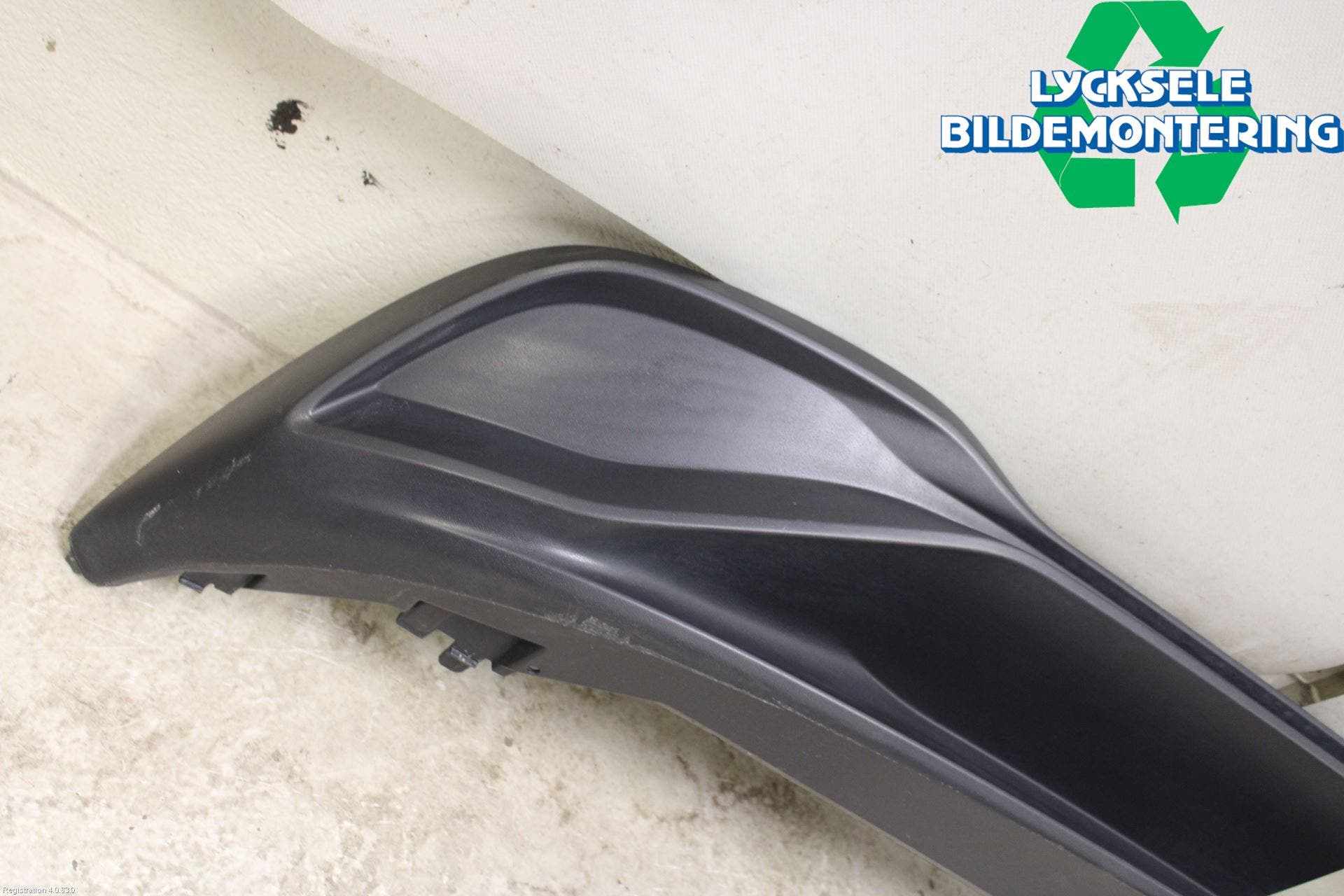 Volkswagen VW GOLF / E-GOLF VIII 20- Spoiler Bak