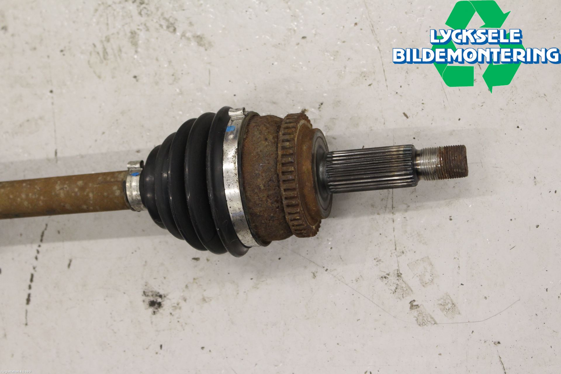Hyundai ix20 Drivaxel Fram Höger