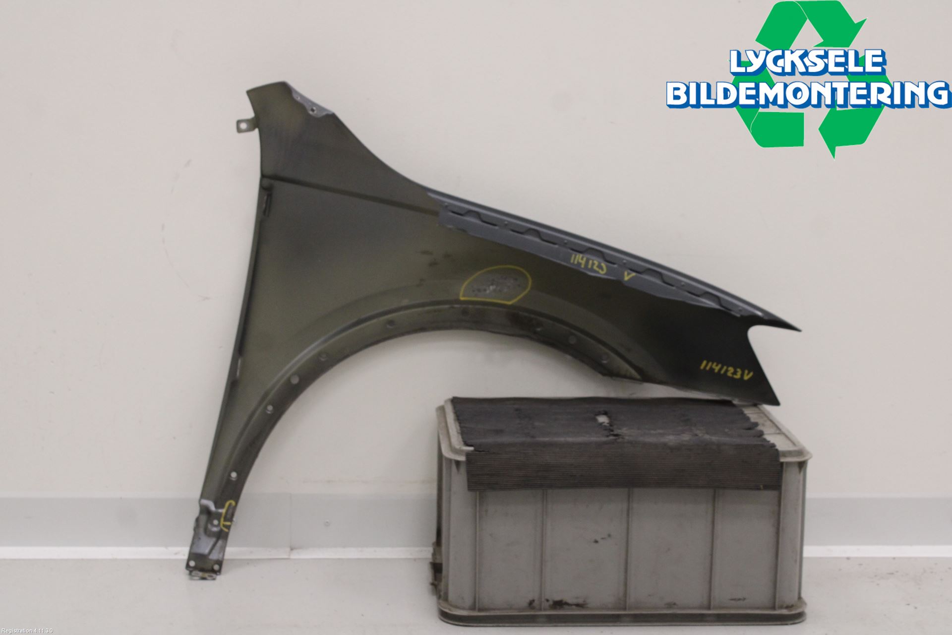 Audi Q3 8U 12-18 Skärm Fram Vänster