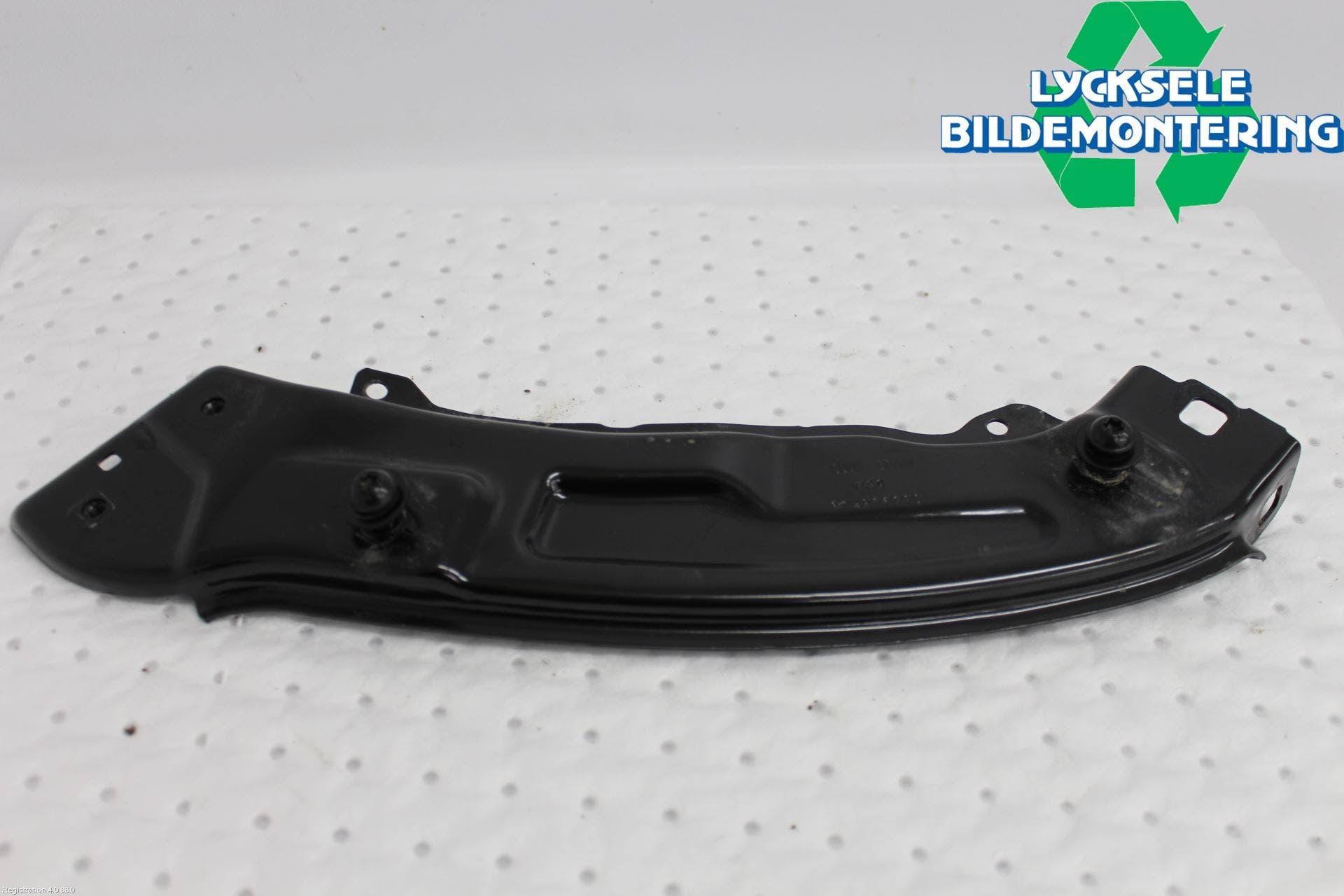 Audi A1 19- Strålkast Fästsarg