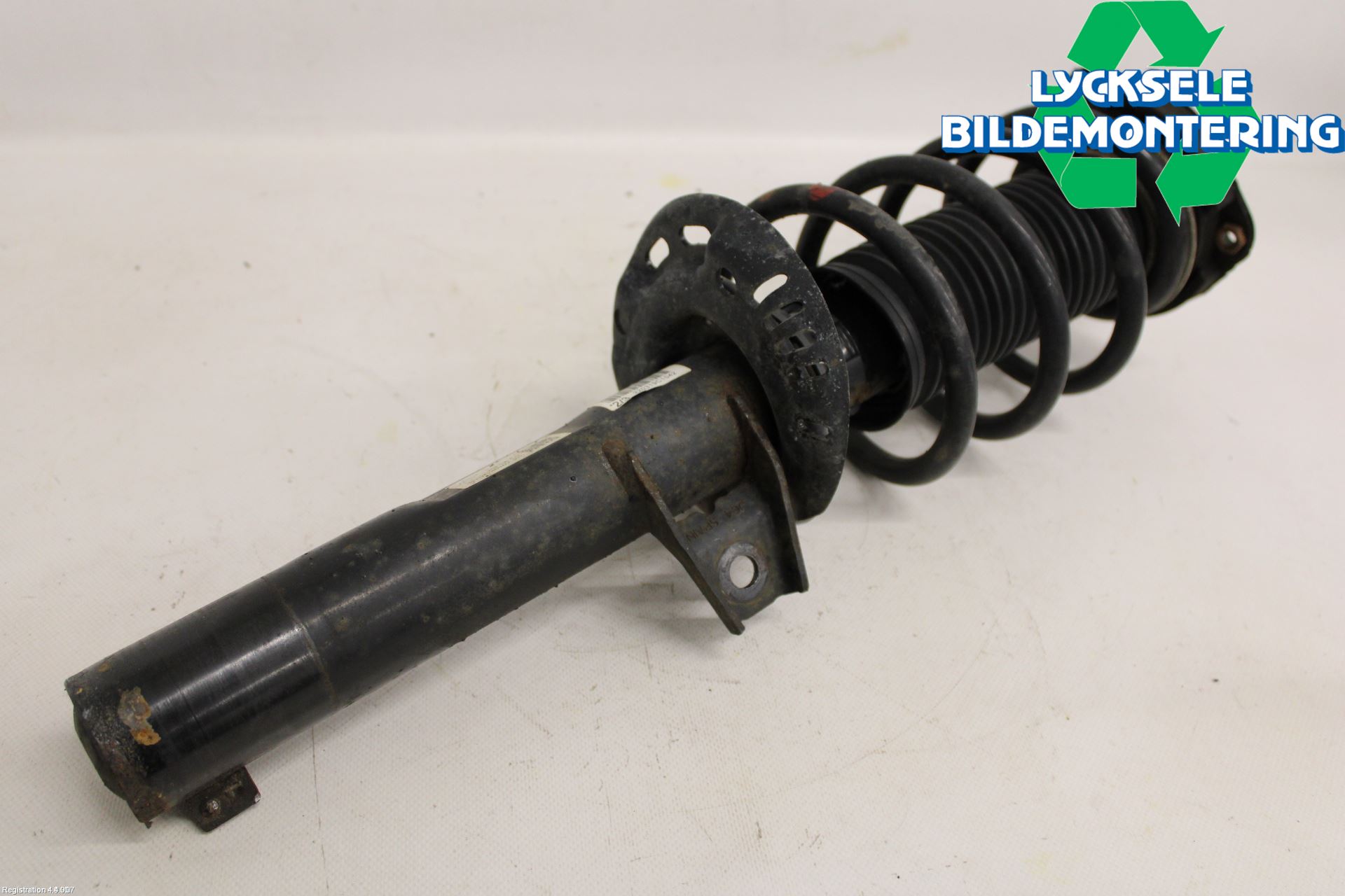 Volkswagen VW CADDY 16-20 Fjäderben Fram Höger