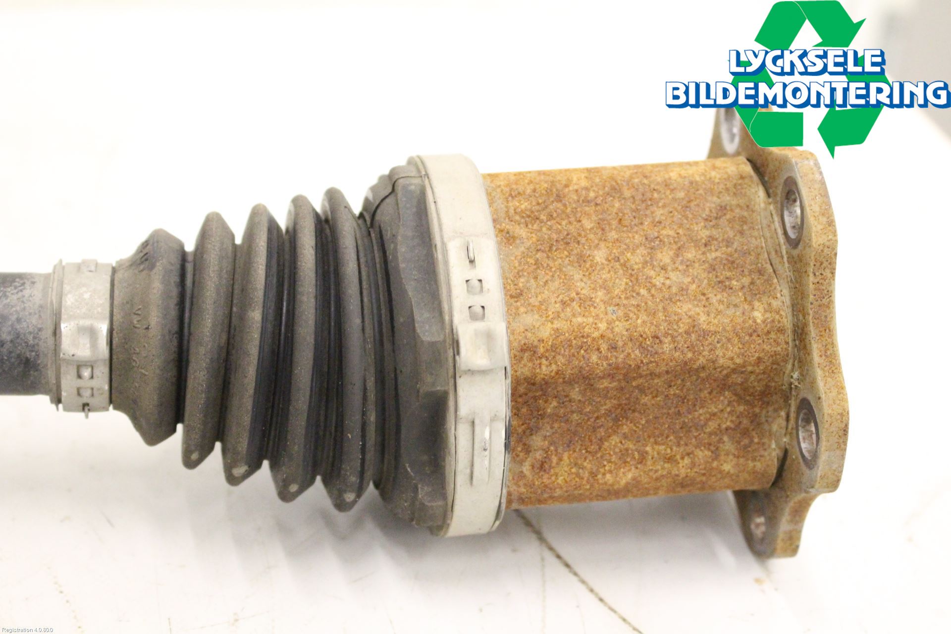Volkswagen VW POLO VI 18->> Drivaxel Fram Vänster