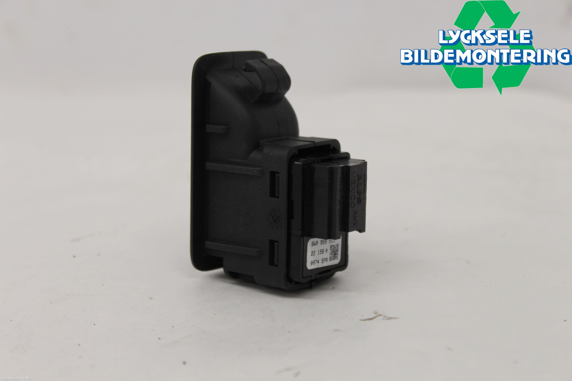 Audi A6 F2/C8 19- Strömställare Dragkrok