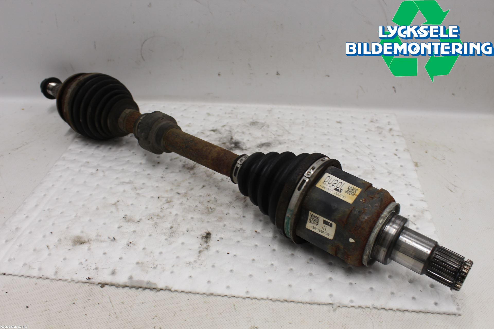 Toyota RAV4 13-18 Drivaxel Fram Vänster