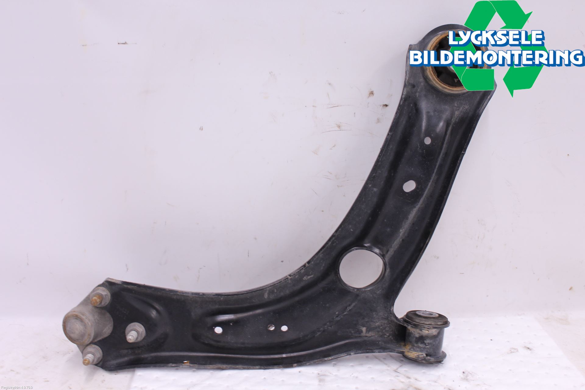 Volkswagen VW TIGUAN 16-24 Bärarm Fram Undre Vä