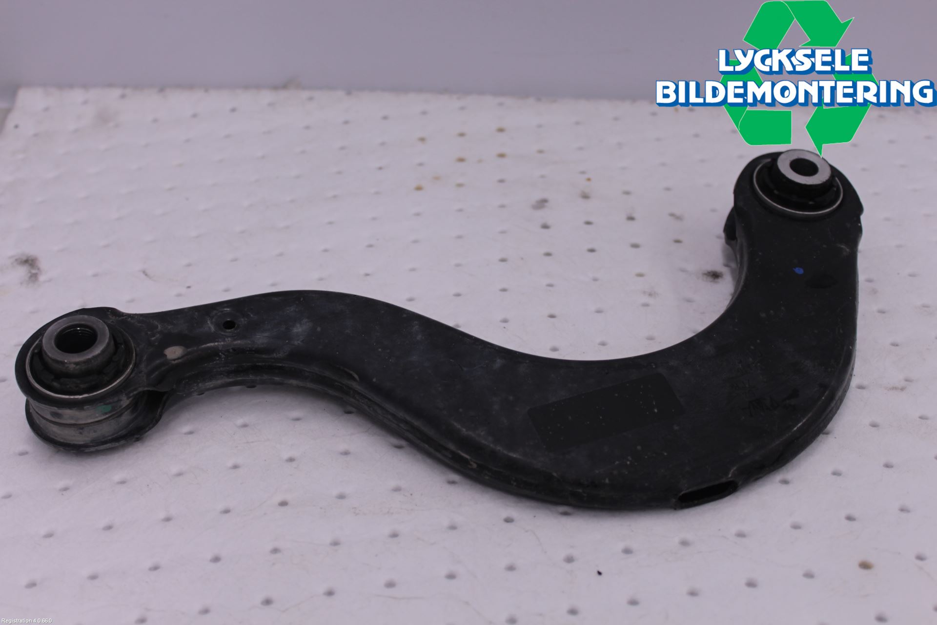 Volkswagen VW TIGUAN 16-24 Bärarm Bak Höger