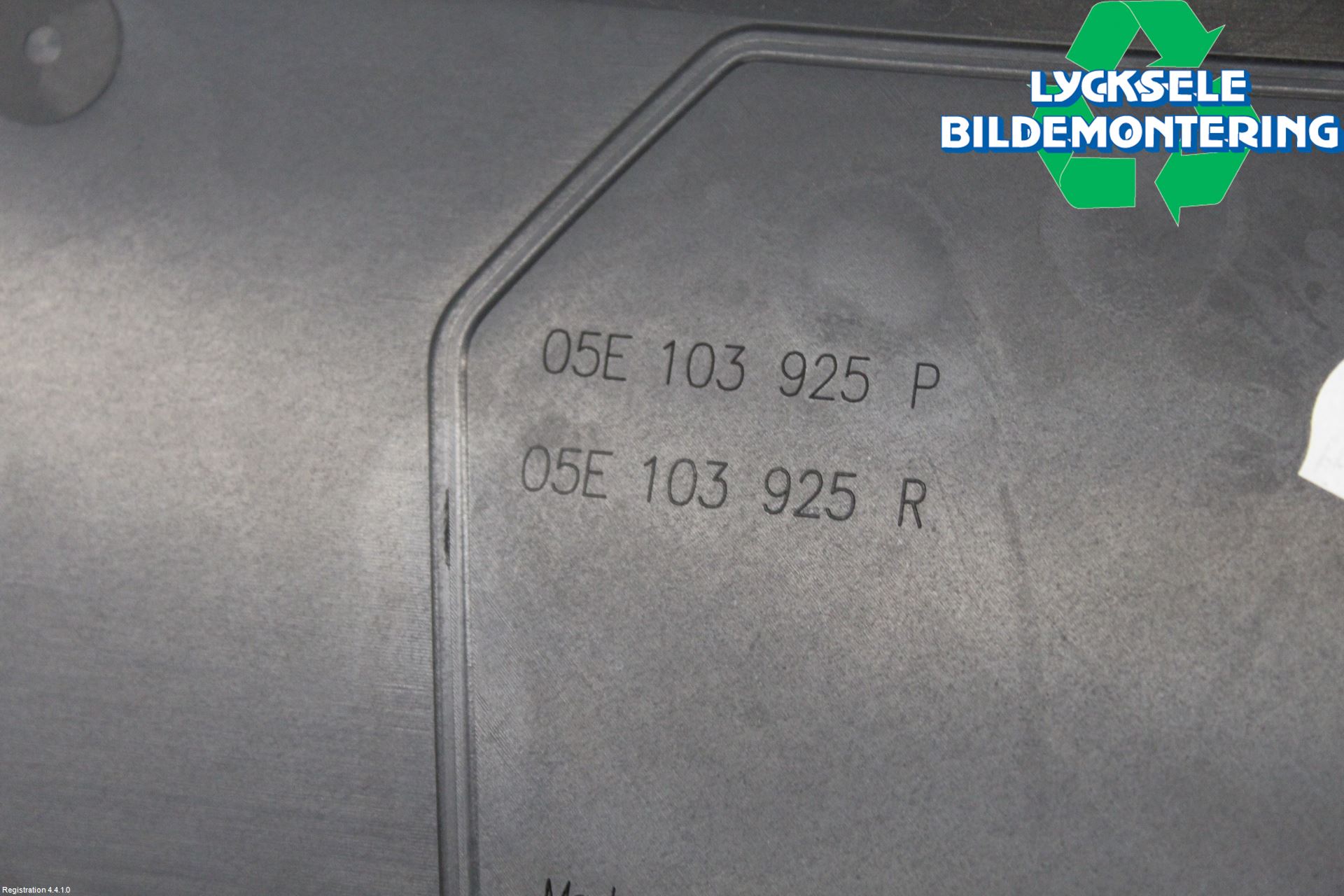 Volkswagen VW GOLF / E-GOLF VIII 20- Motorkåpa