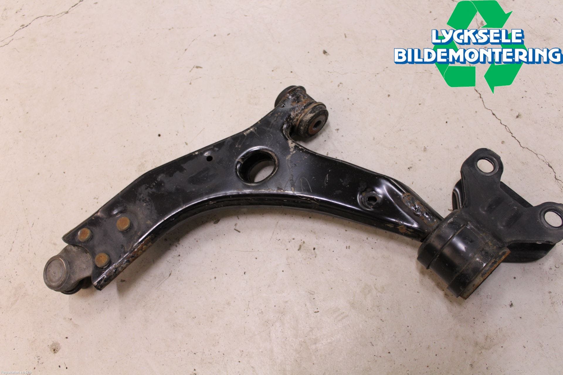 Ford FOCUS 15-18 Bärarm Fram Undre Hö