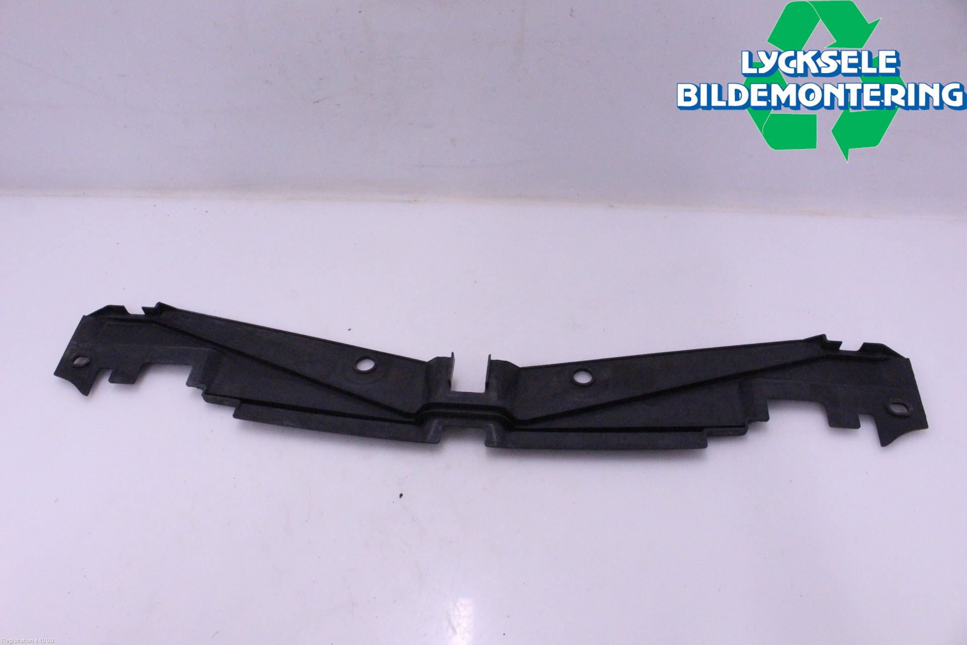 Volvo 740 88-92 Front Huvlåsplåt-Balk