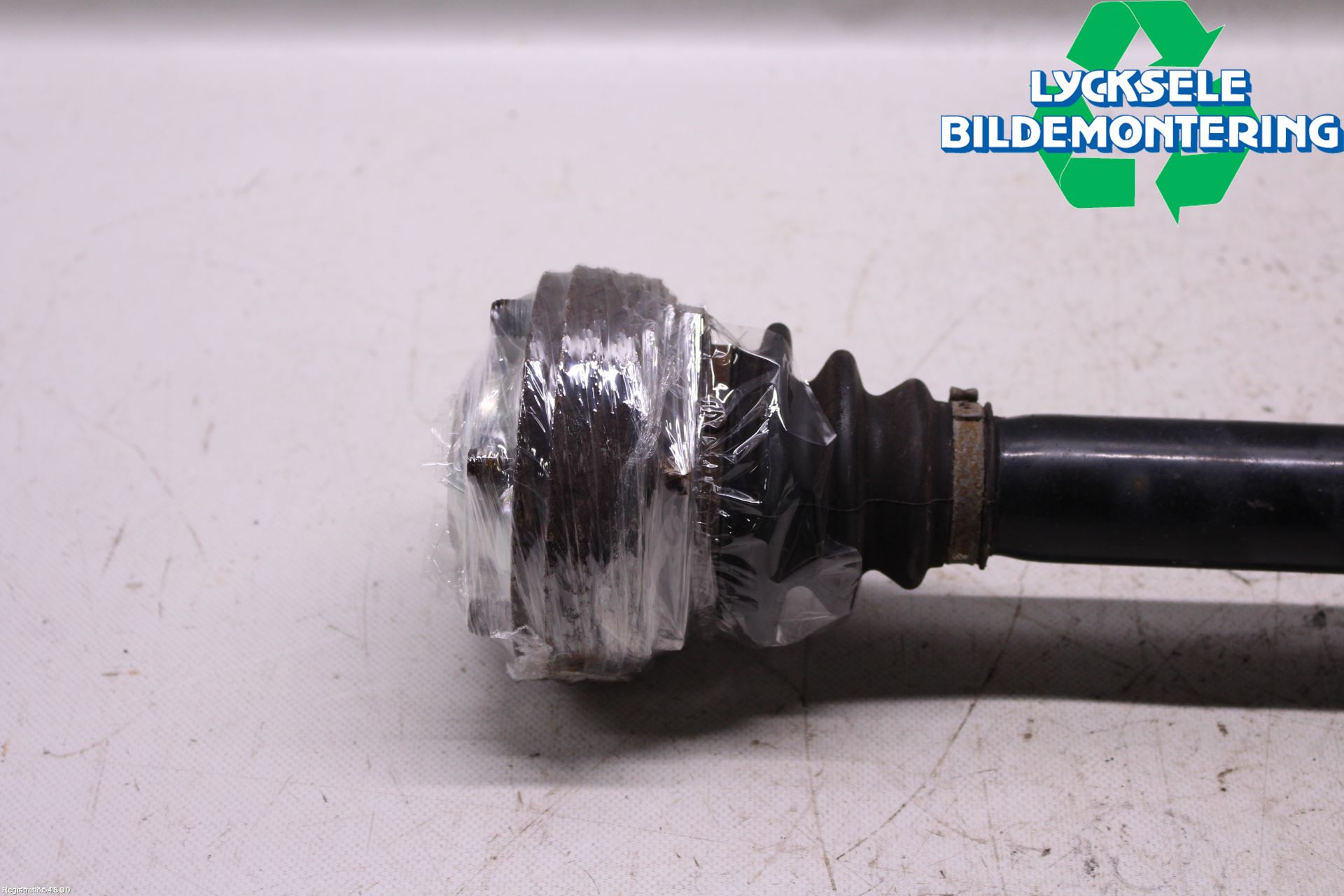 BMW 1 E82/88 Coupé/Cab 06-13 Drivaxel Bak Höger