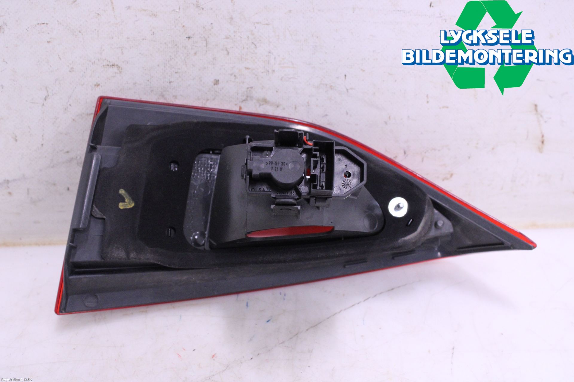 BMW X1 E84 10-15 Bakljus Lucka Vä