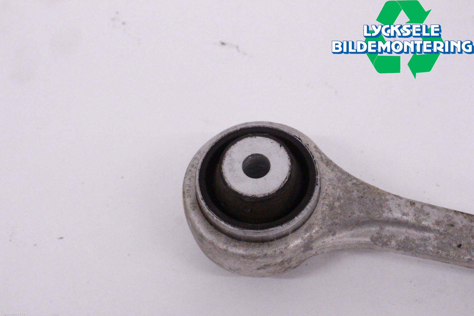 Audi A4/S4 B9 20- Bärarm Fram Övre Vä