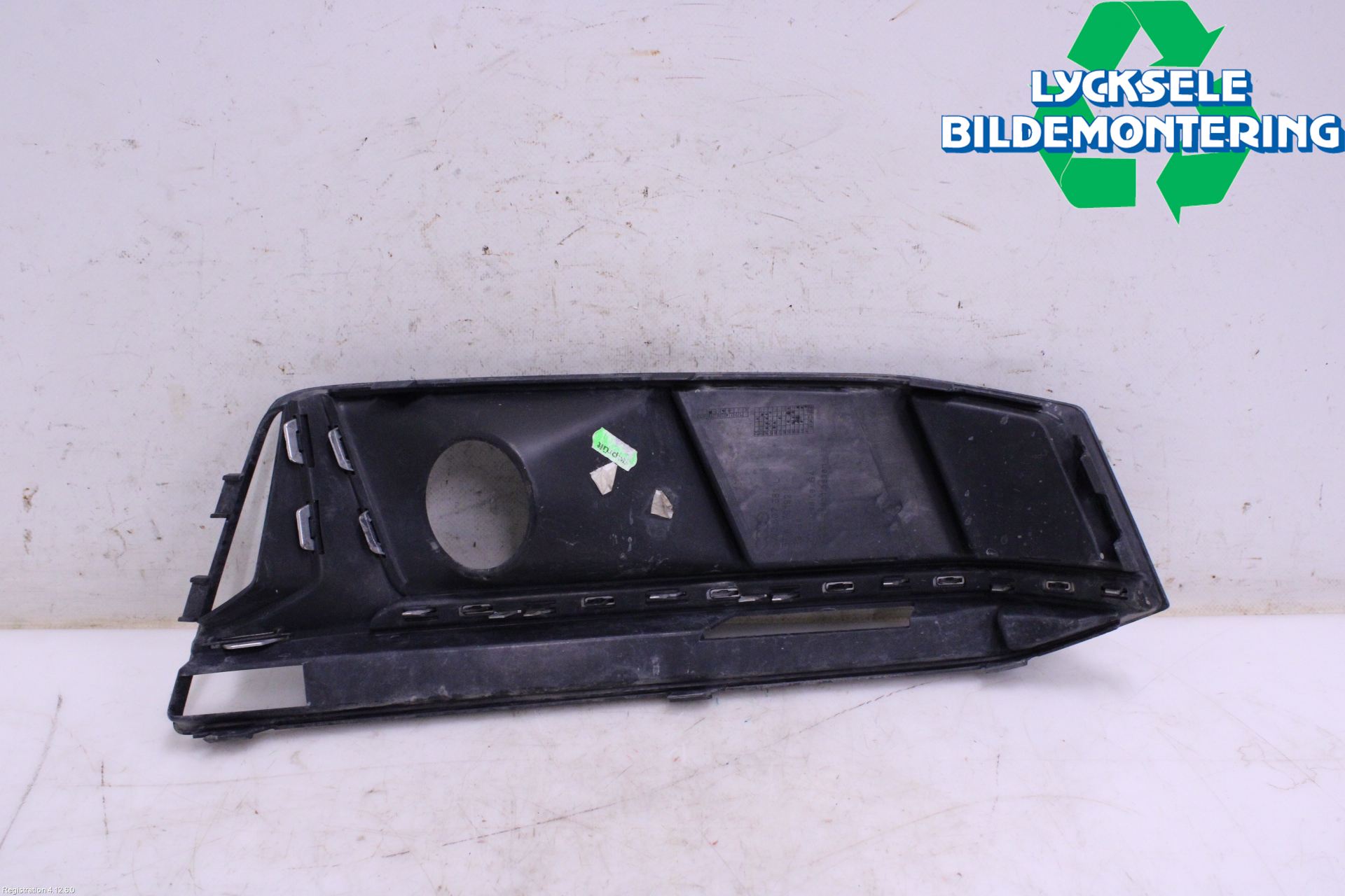 Audi A4/S4 B9 20- Dimljussarg Fram