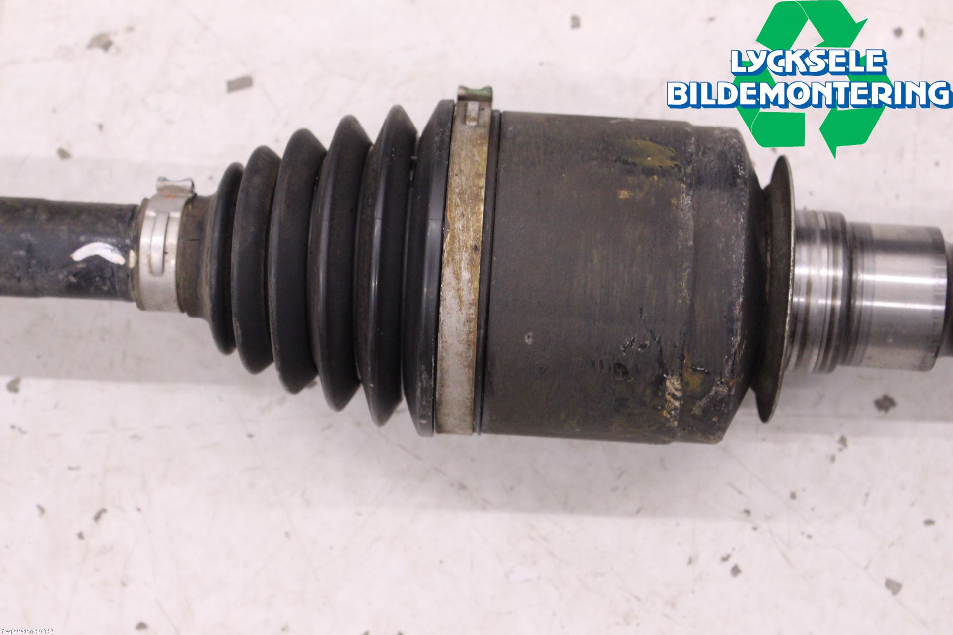 Mercedes-Benz MB ML (W164) 05-11 Drivaxel Fram Höger