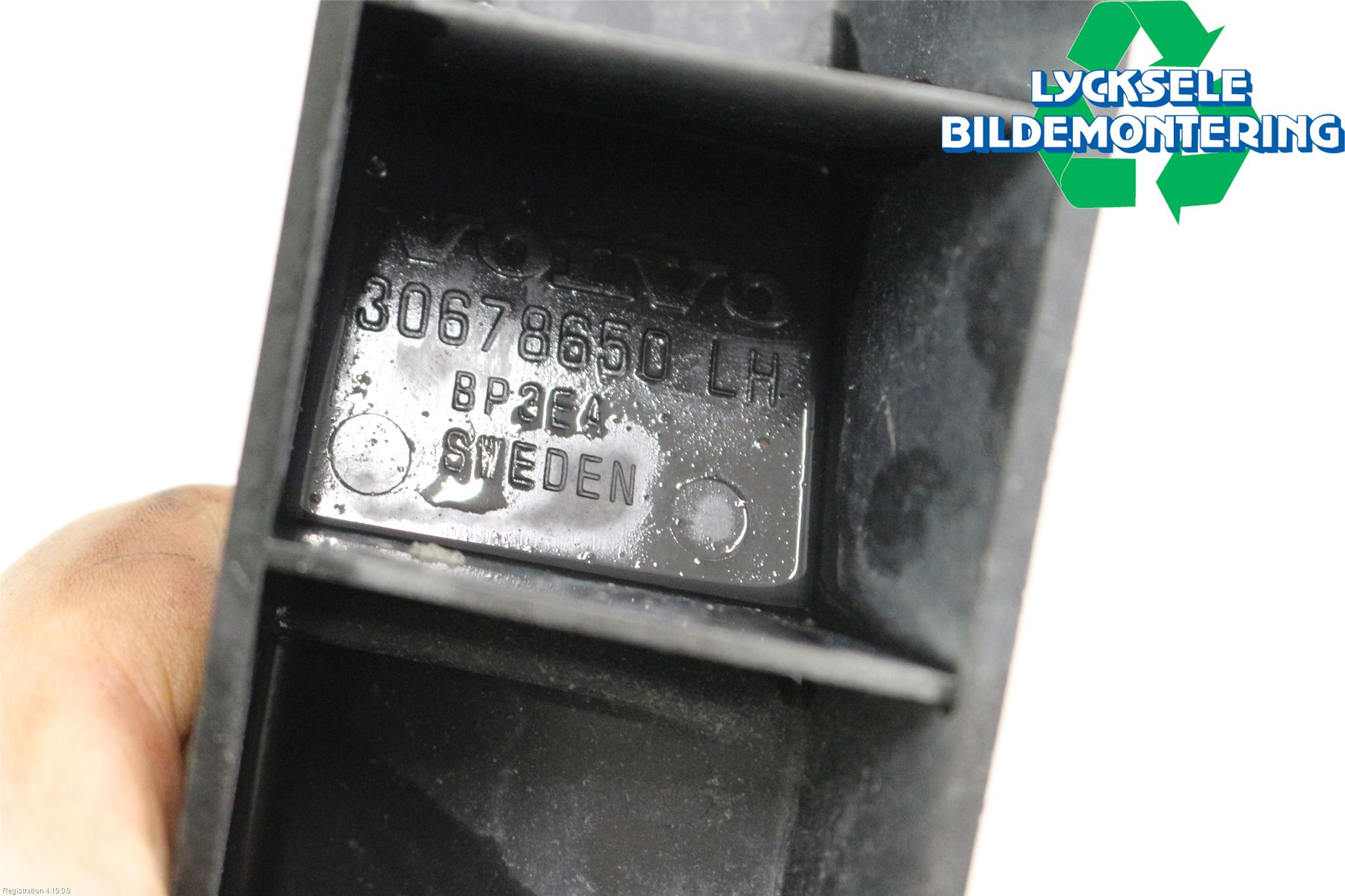 Volvo XC70 08-13 Stötfångarfäste Bak Vä