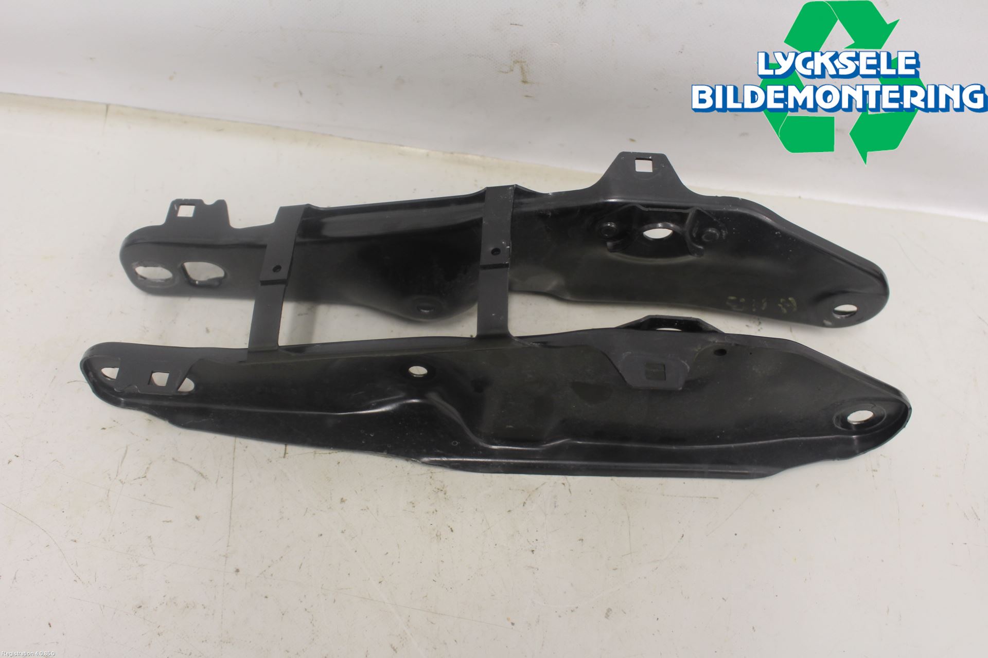 BMW 5 G30/G31/F90 17-23 Bärarm Bak Höger