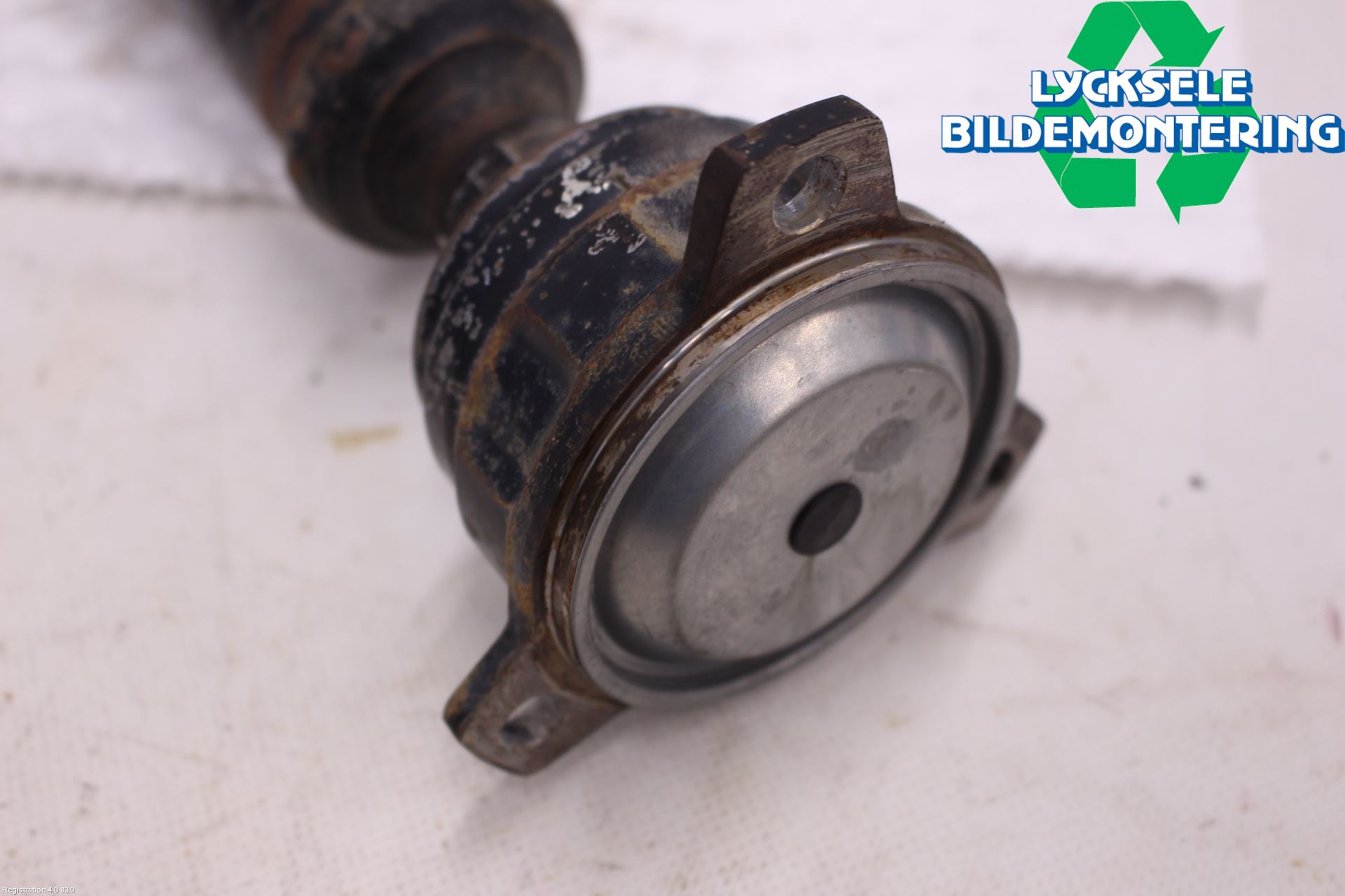 Mitsubishi L200 06-15 Mellanaxel Främre