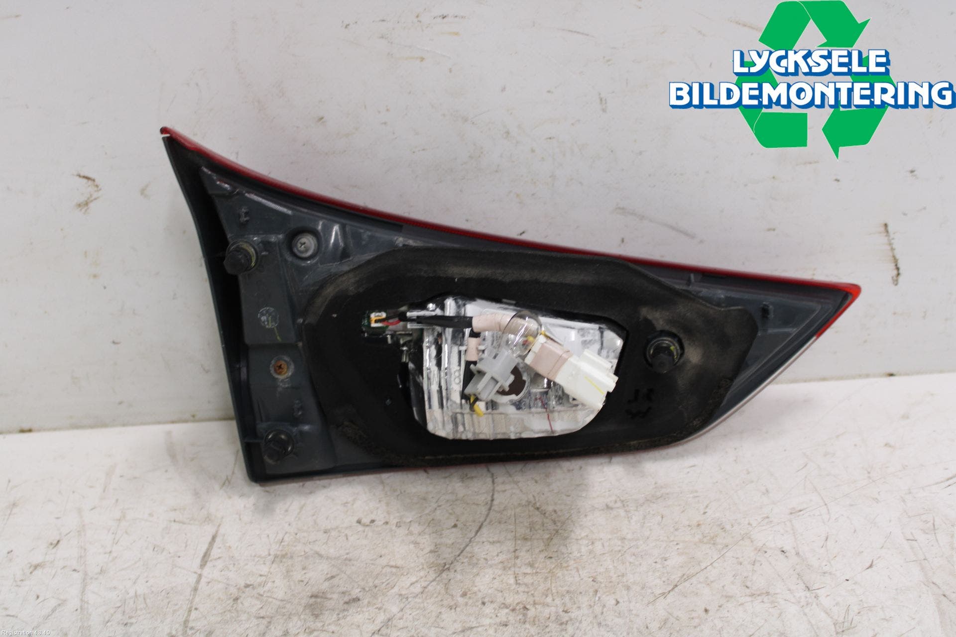 Toyota AURIS 13-19 Bakljus Lucka Hö