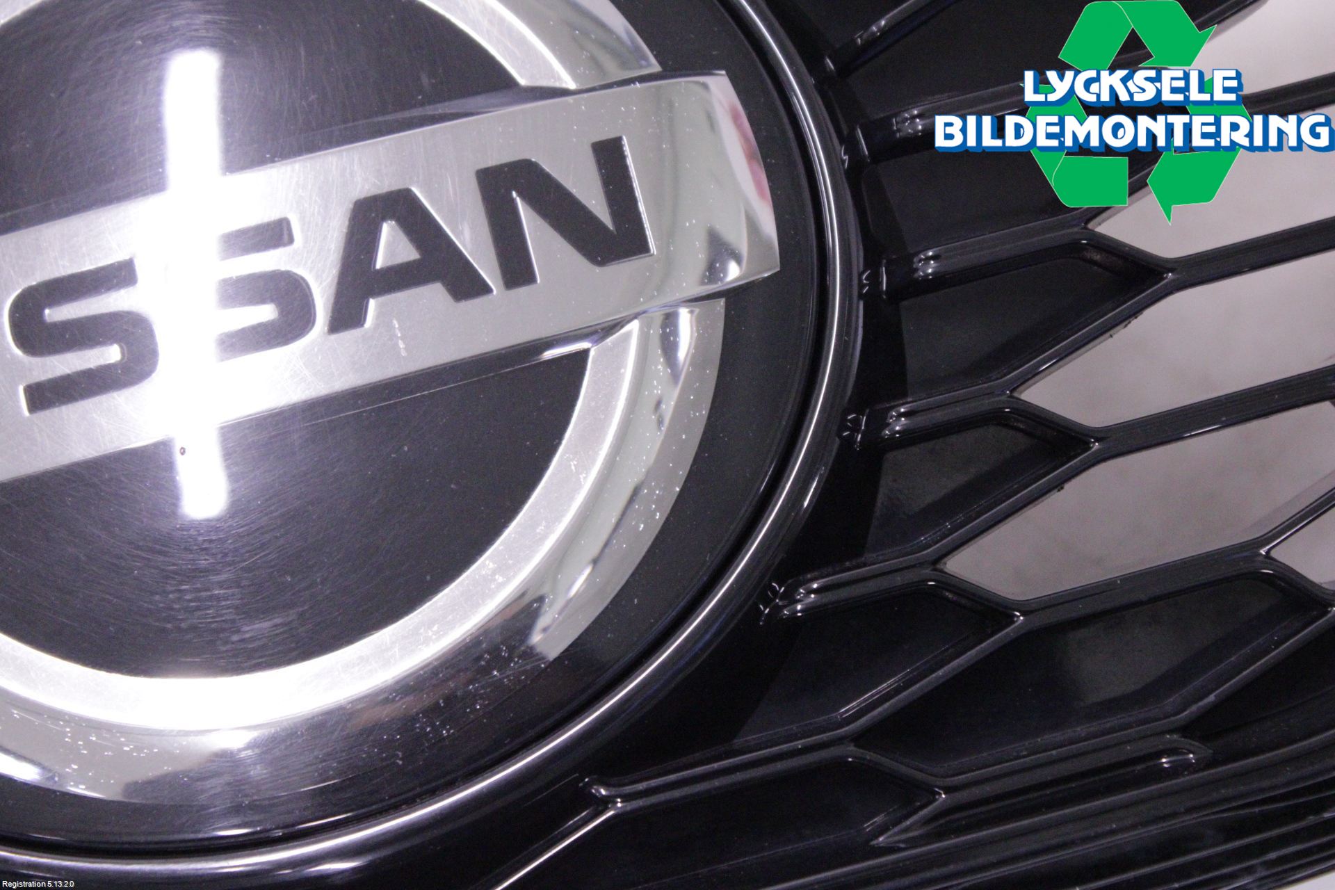 Nissan QASHQAI 17-21 Grill Komp
