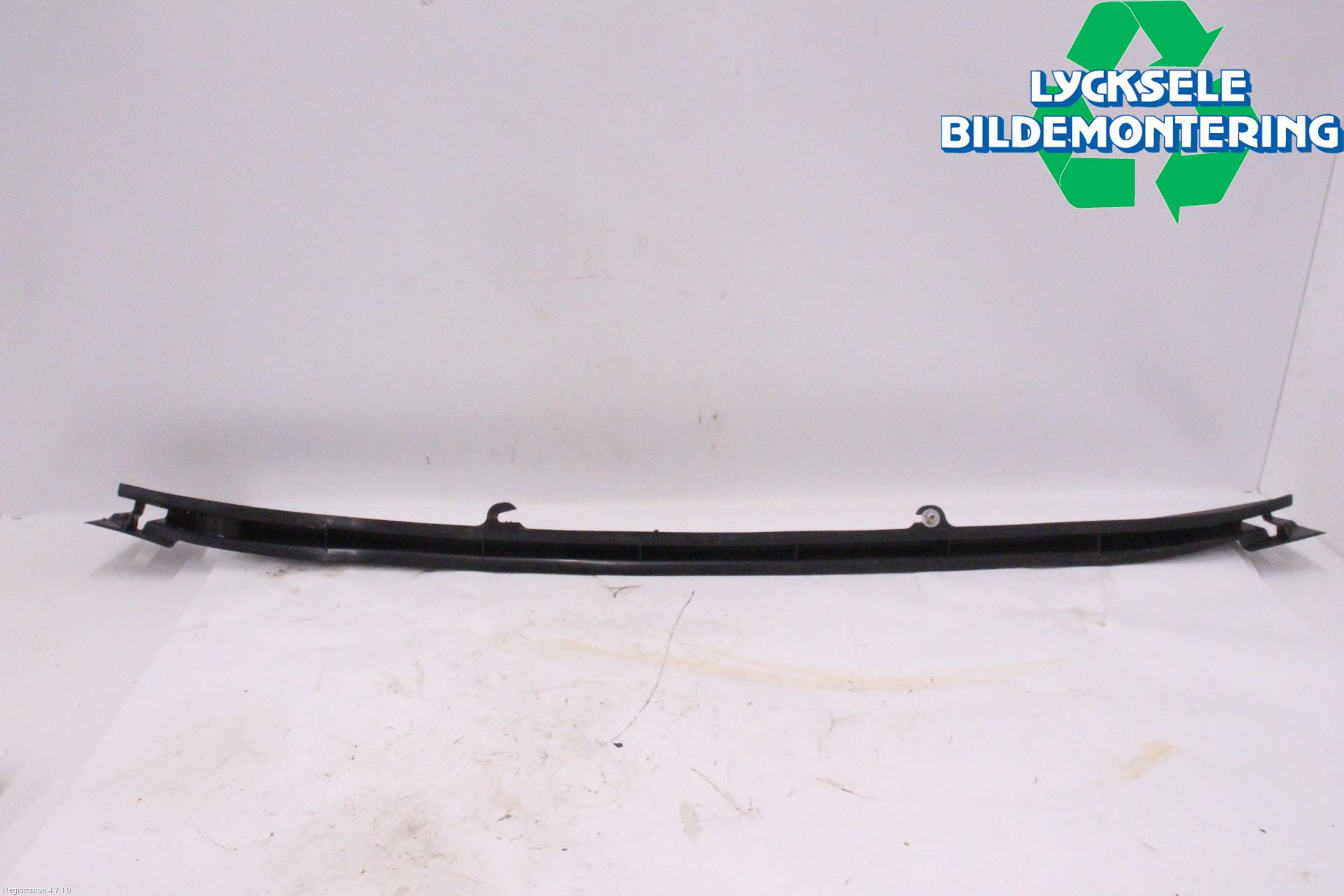 Volvo V70 08-13 Stötfångardel Bak Mitt