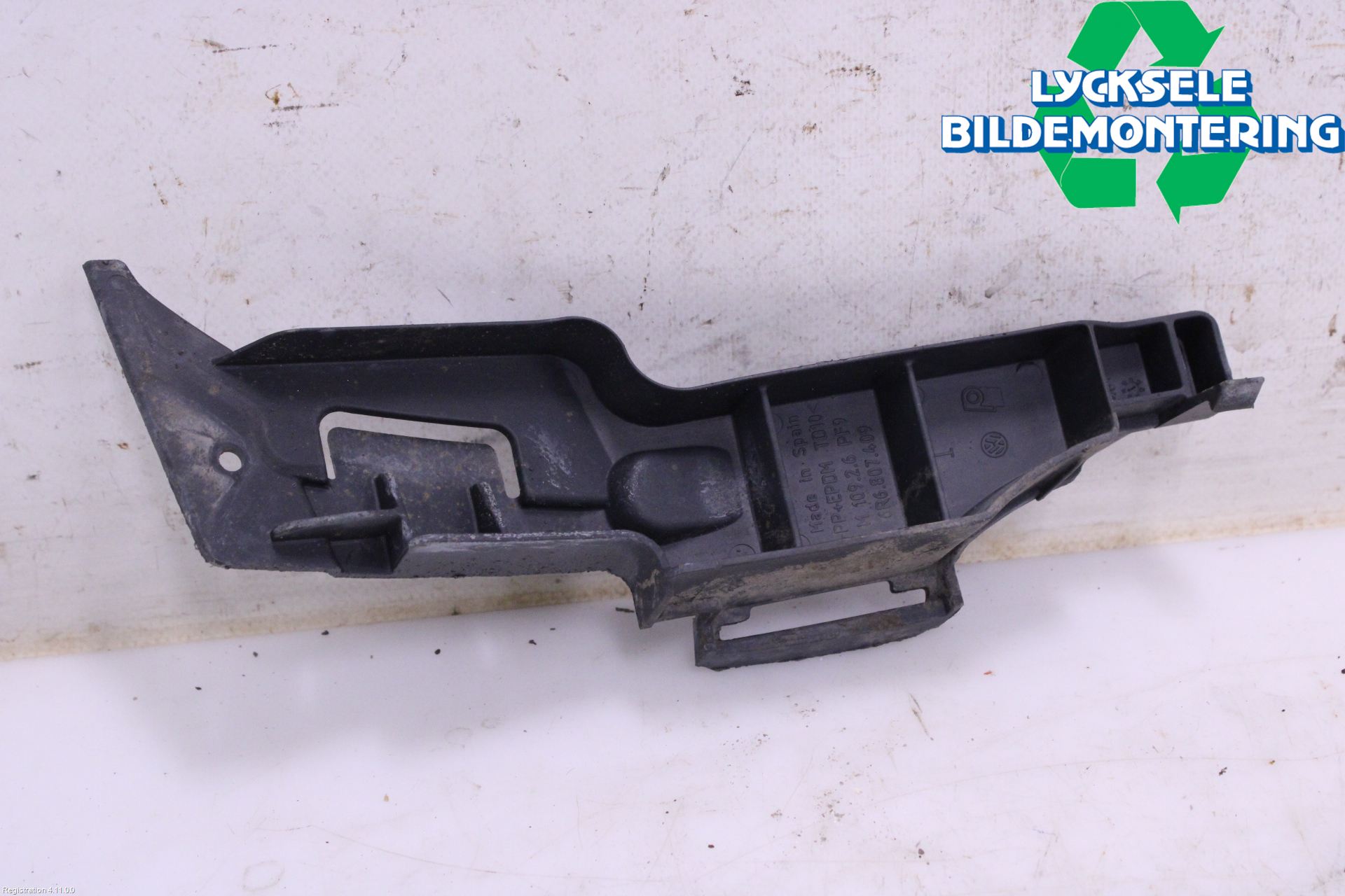 Volkswagen VW POLO 10-17 Stötfångardel Bak Vä
