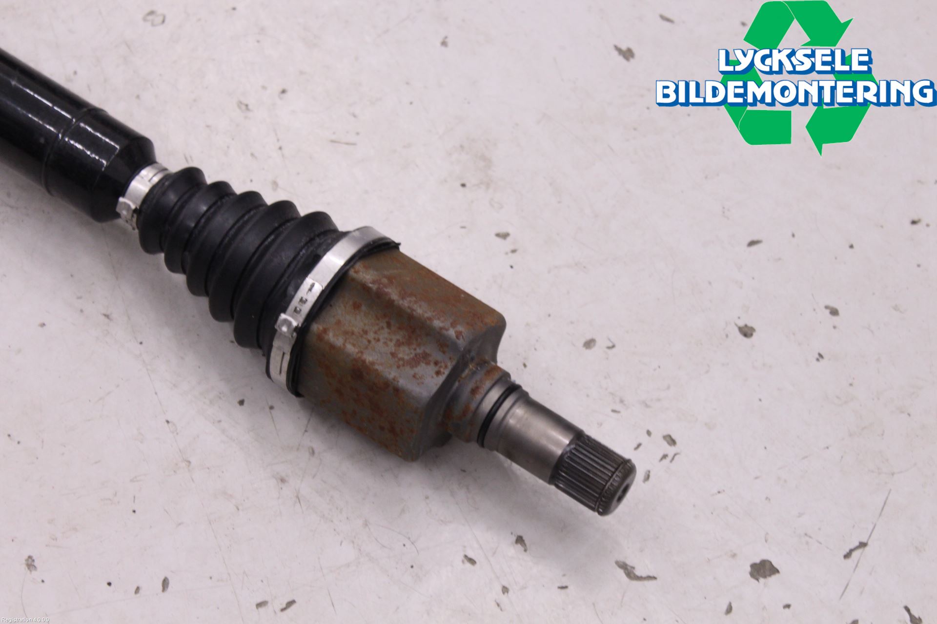 Volkswagen VW PASSAT 20-24 Drivaxel Fram Höger