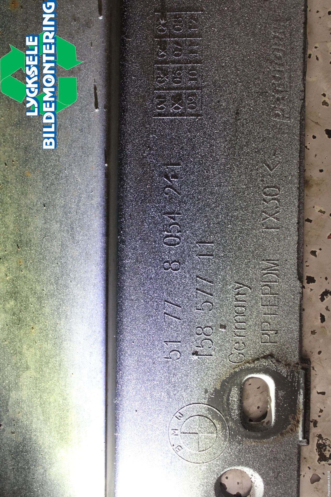 BMW 3 F30/F31/F80 12-19 Sidokjol Vä