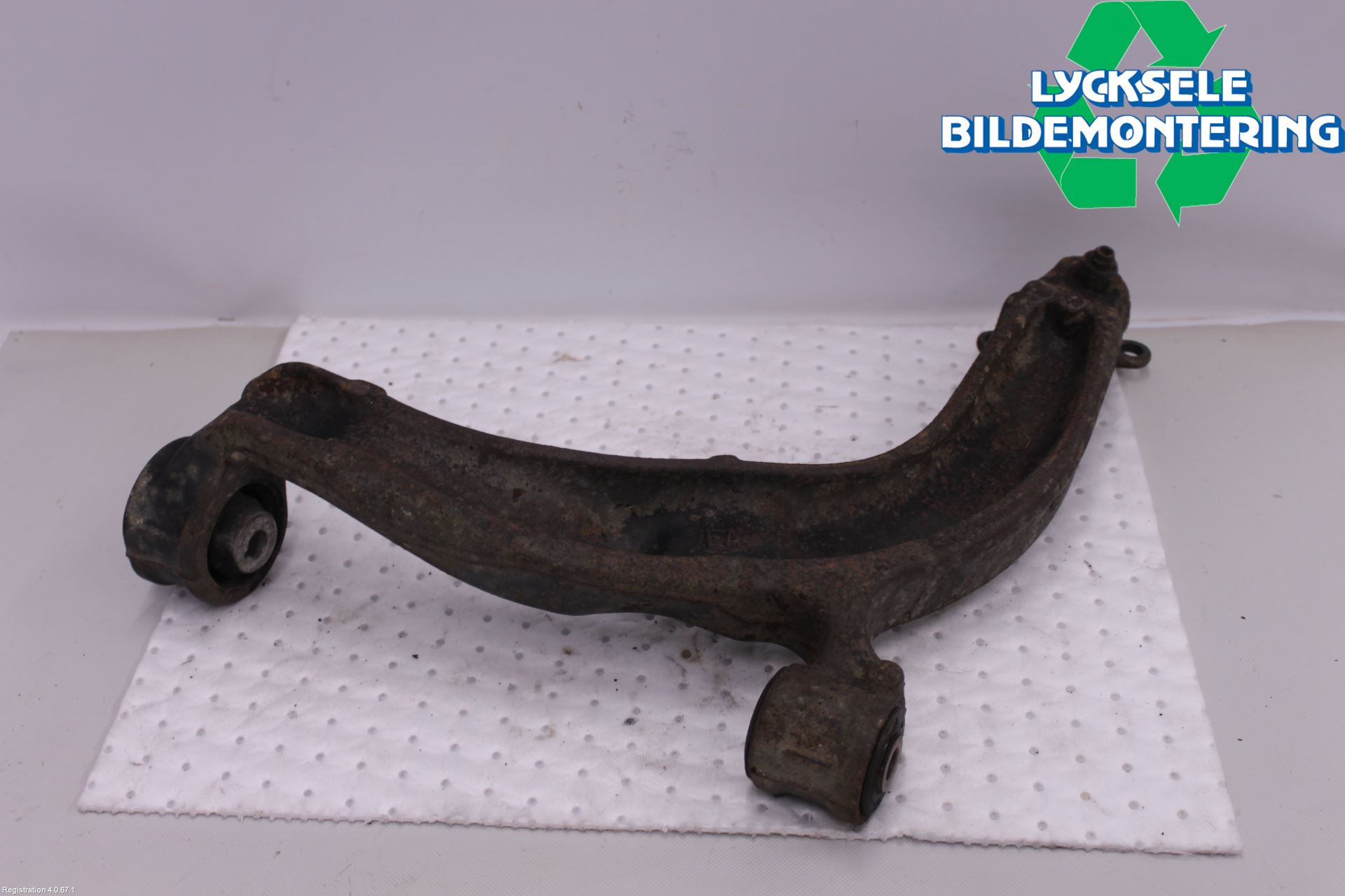 Volkswagen VW TRANSP/CARAVELLE (T5) 04-15 Bärarm Fram Undre Hö