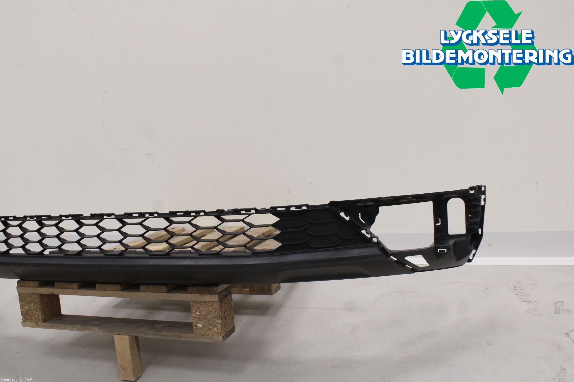 Volkswagen VW TIGUAN 16-24 Spoiler Fram