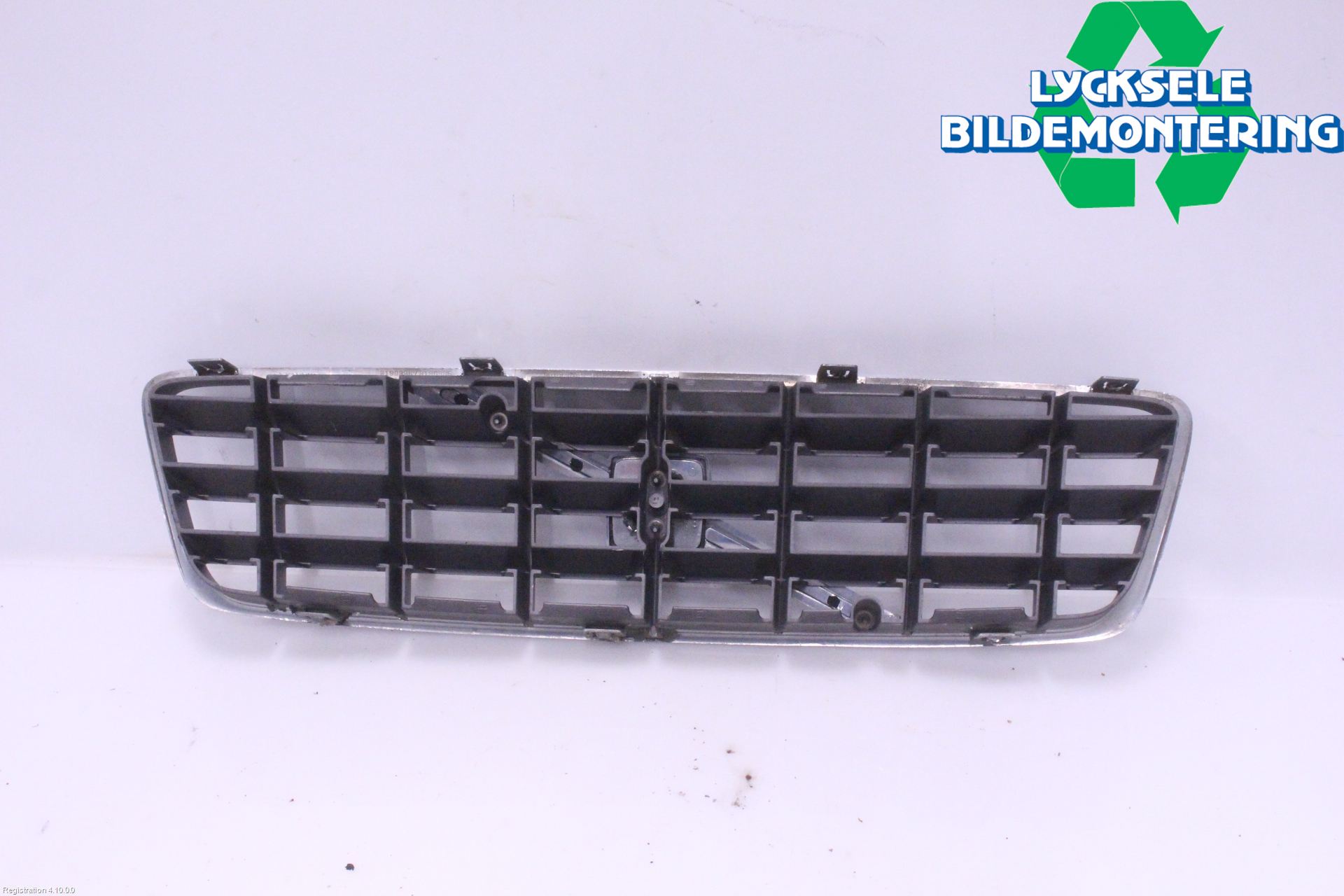 Volvo XC70 01-04 Grill Komp