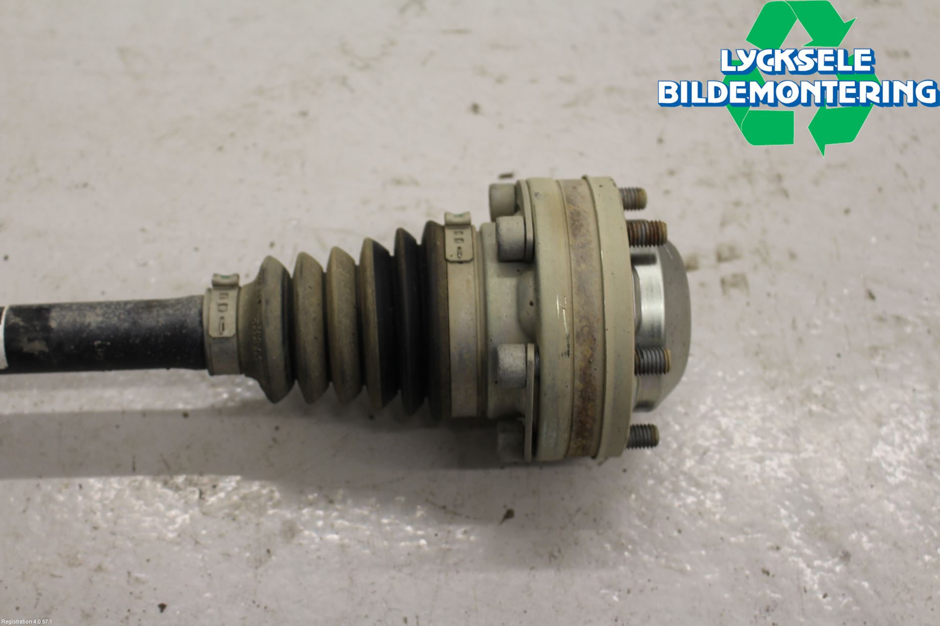 Volkswagen VW CADDY 16-20 Drivaxel Fram Vänster