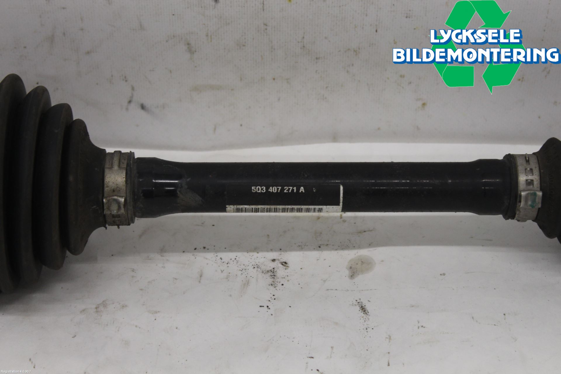 Skoda KAROQ 18- Drivaxel Fram Vänster