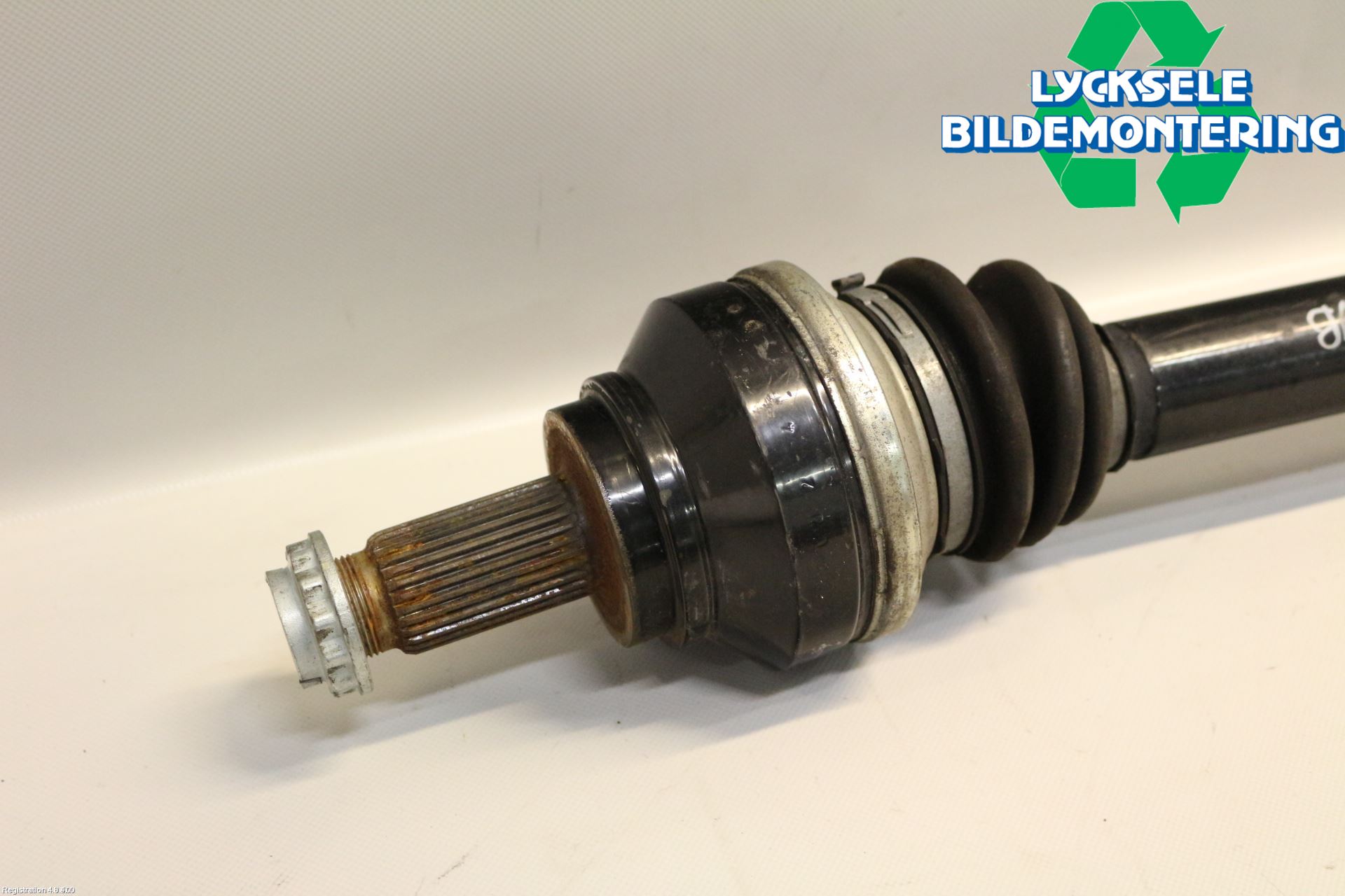 BMW 6 F12/F13 10-18 Drivaxel Bak Vänster