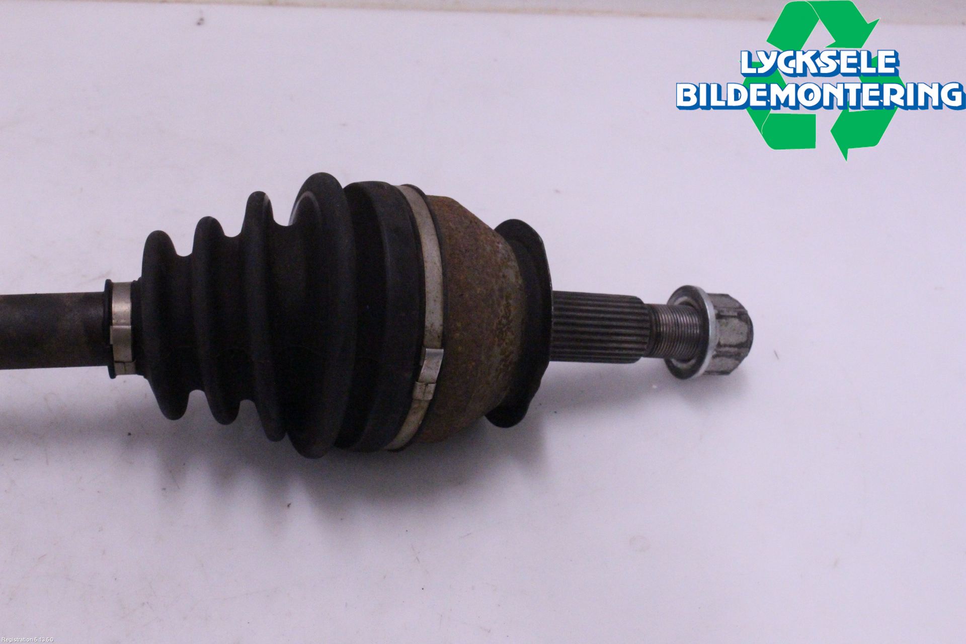 Nissan NAVARA 05-16 Drivaxel Fram Höger