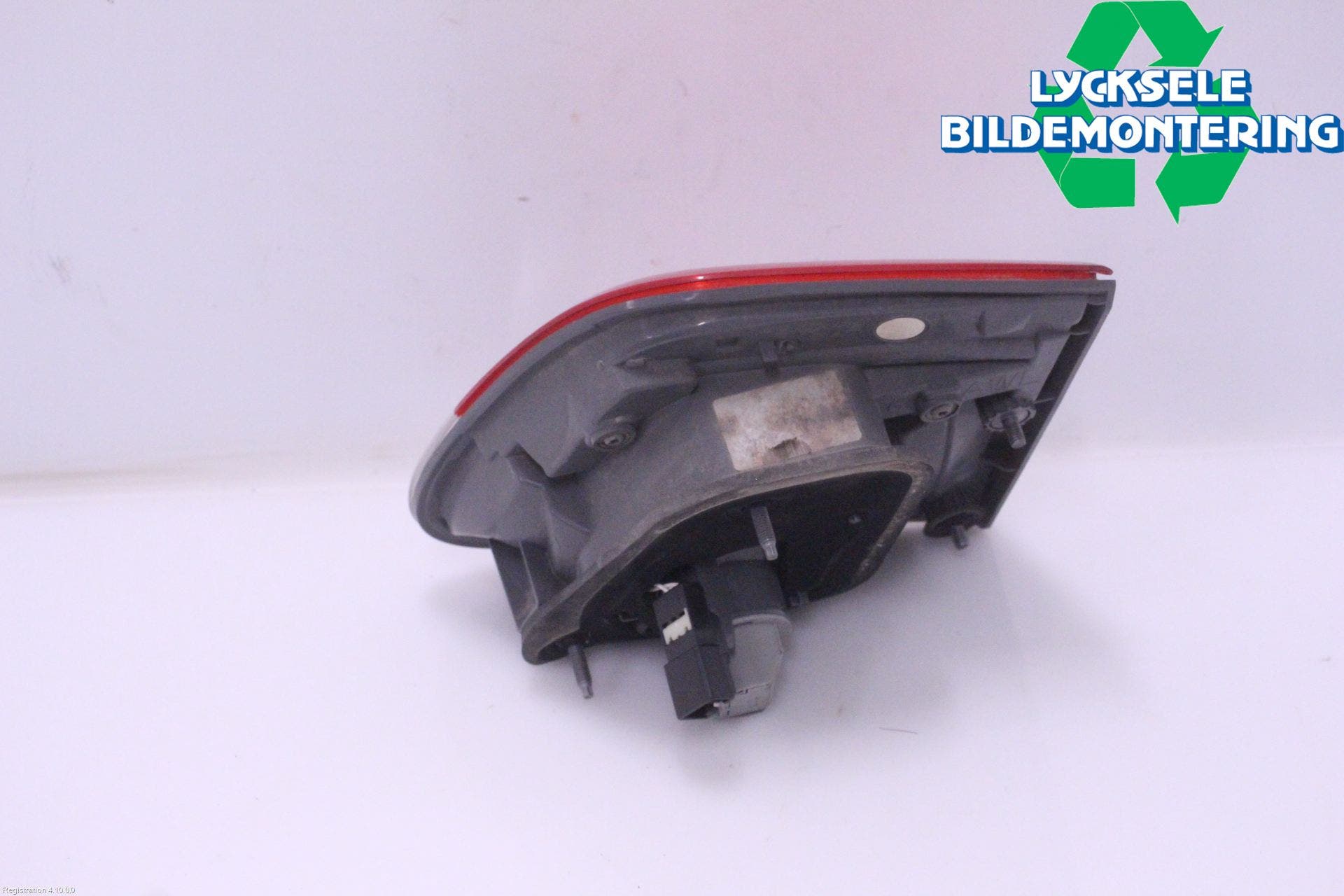 Toyota AVENSIS 09-15 Bakljus Lucka Vä