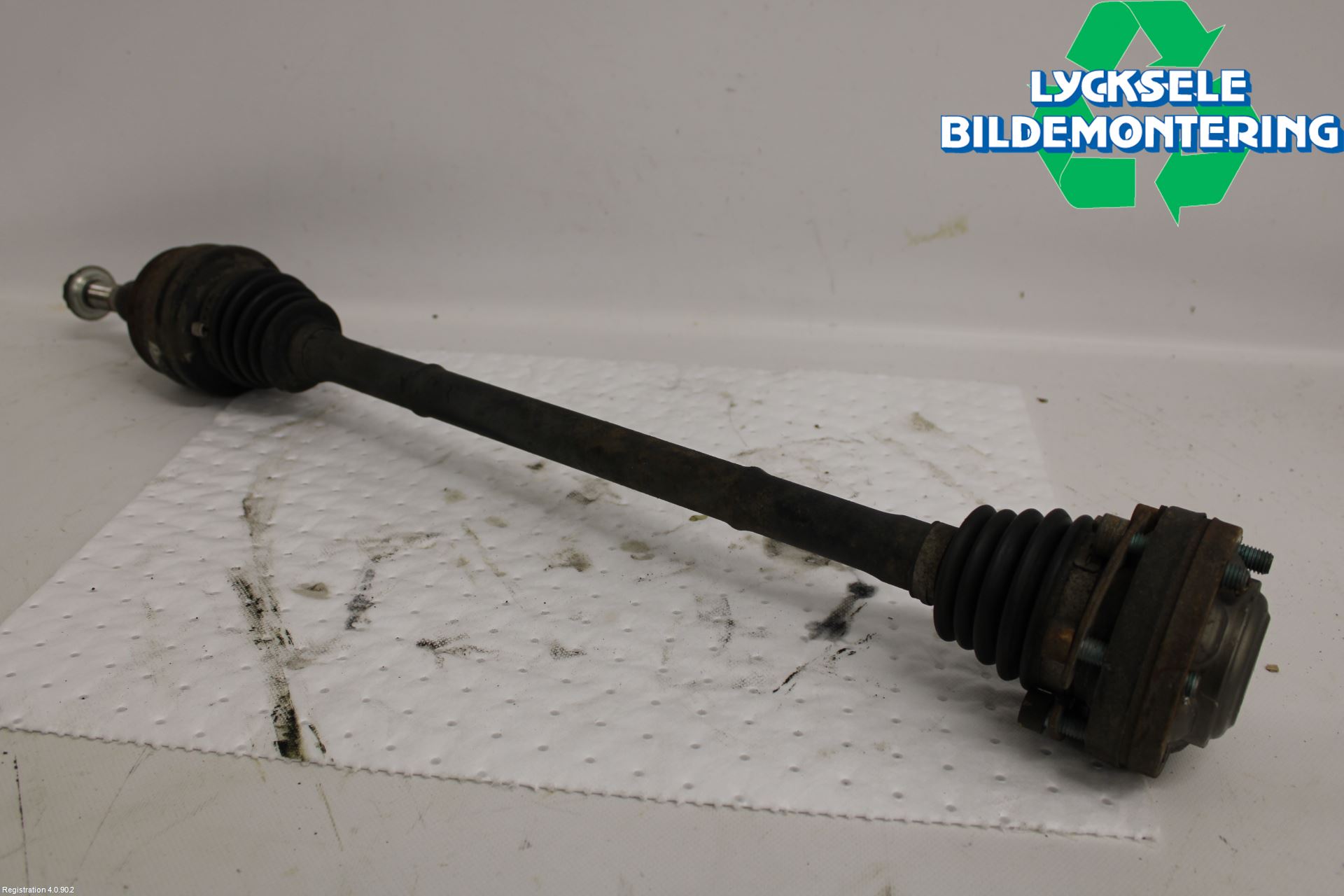 Volkswagen VW TRANSP/CARAVELLE (T5) 04-15 Drivaxel Bak Höger