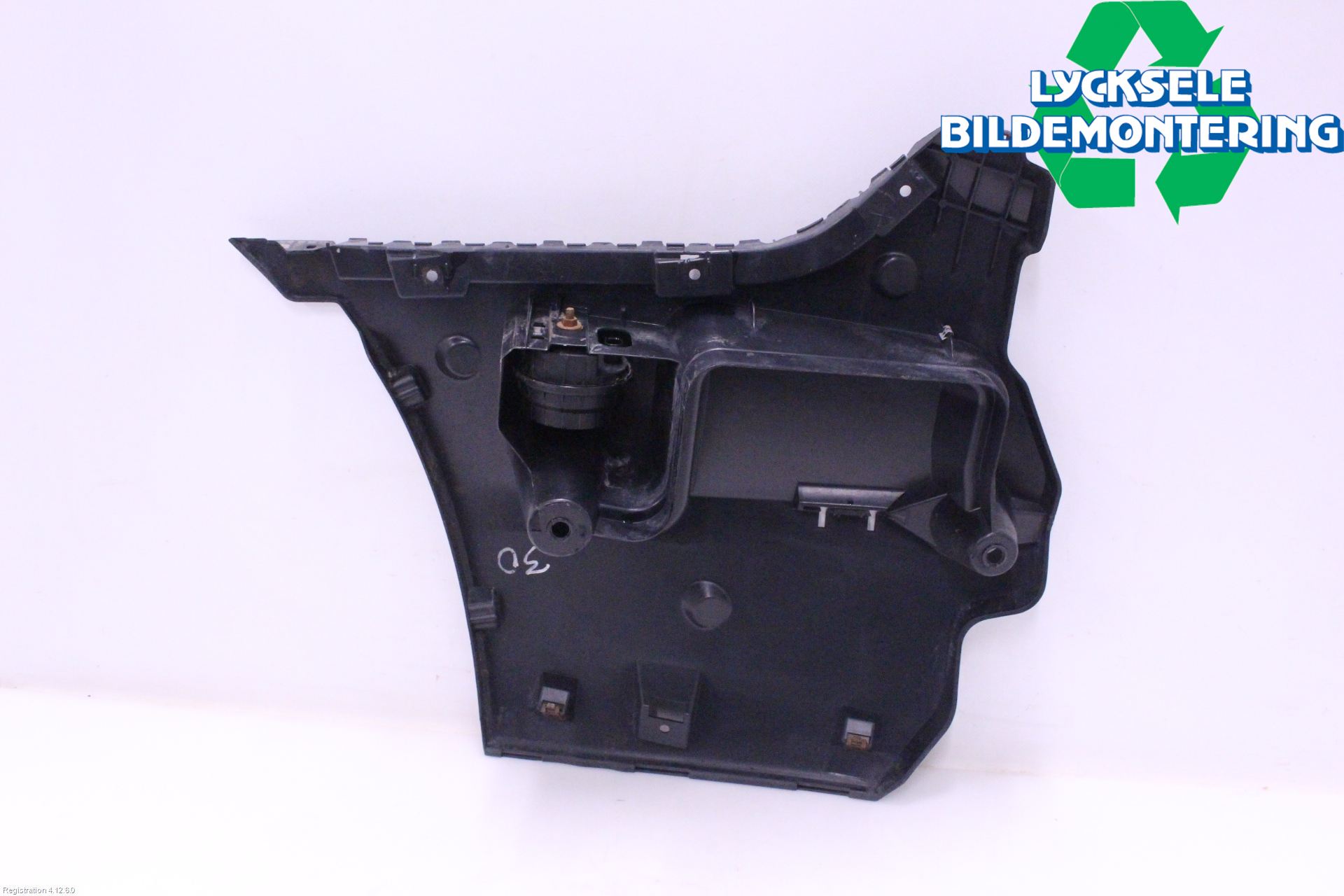 BMW 5 F10/F11/F18 09-17 Stötfångarfäste Bak Hö