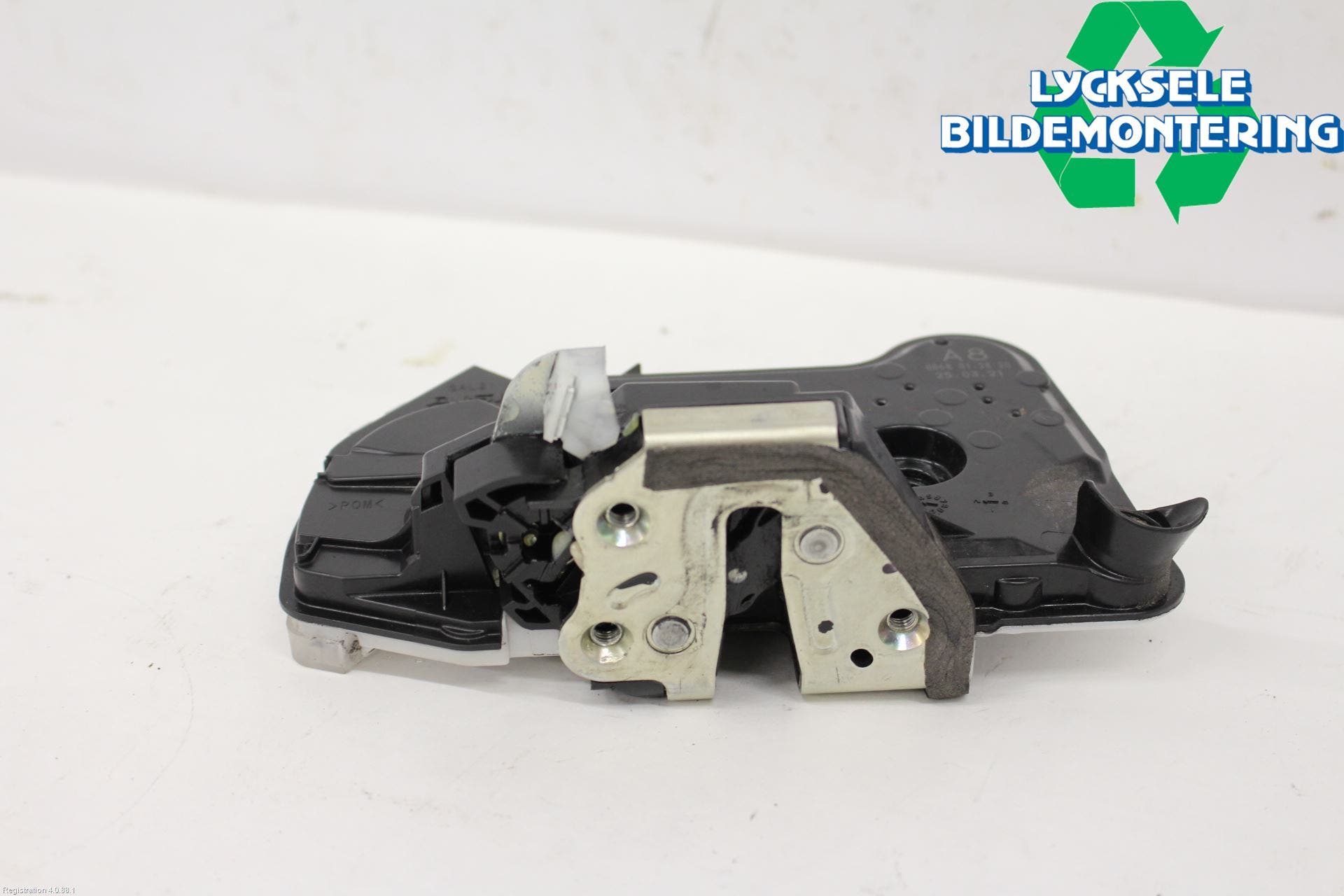 Toyota HILUX 16- Låskista-Dörrlås