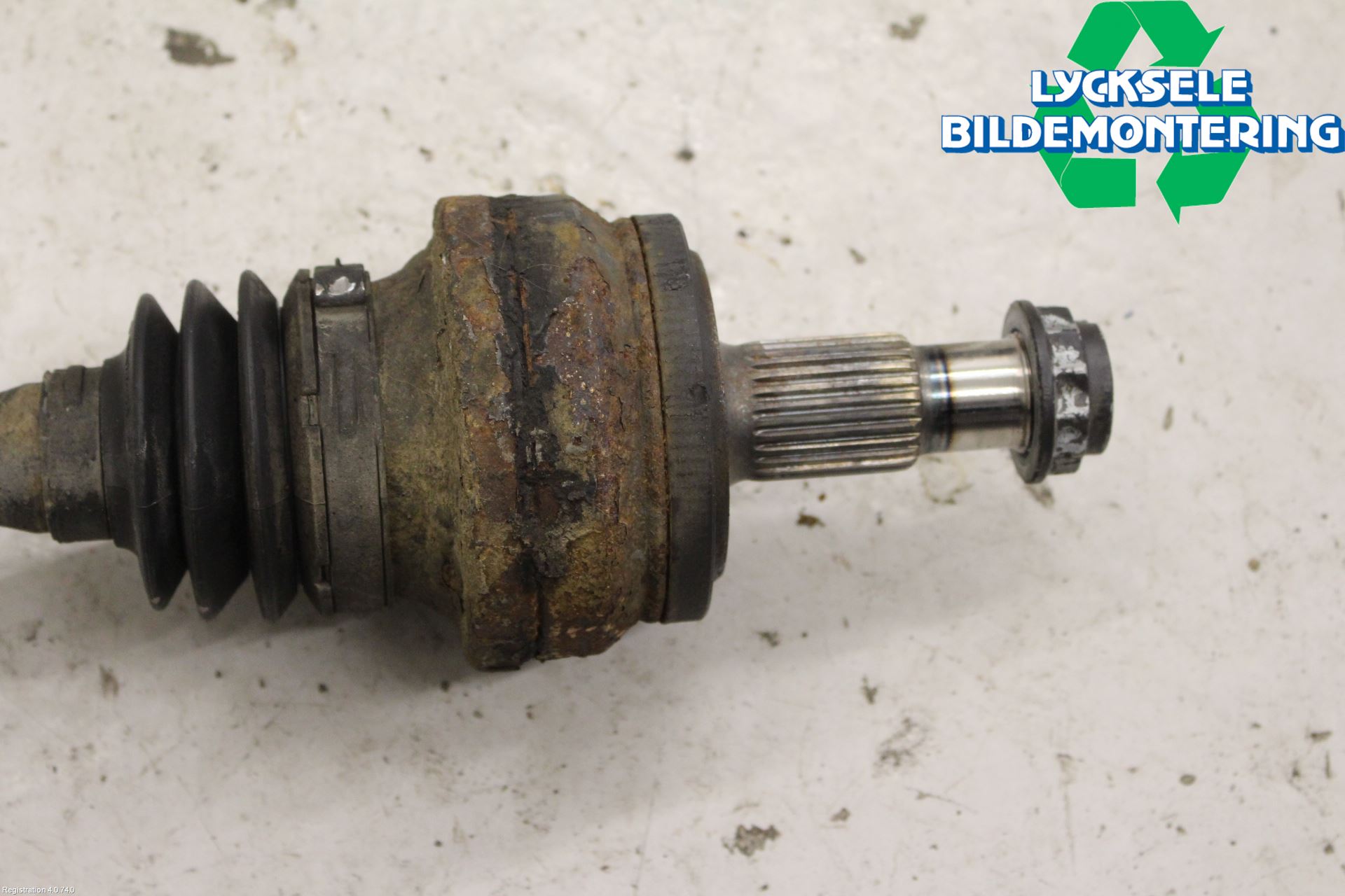 Mercedes-Benz MB E-KLASS (W211) 02-09 Drivaxel Bak Höger
