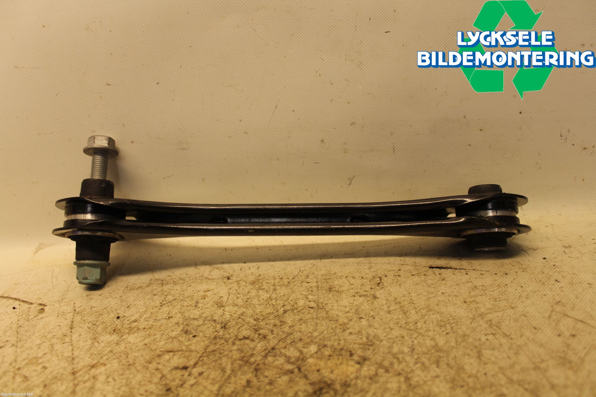 Volkswagen VW TIGUAN 16-24 Bärarm Bak Höger