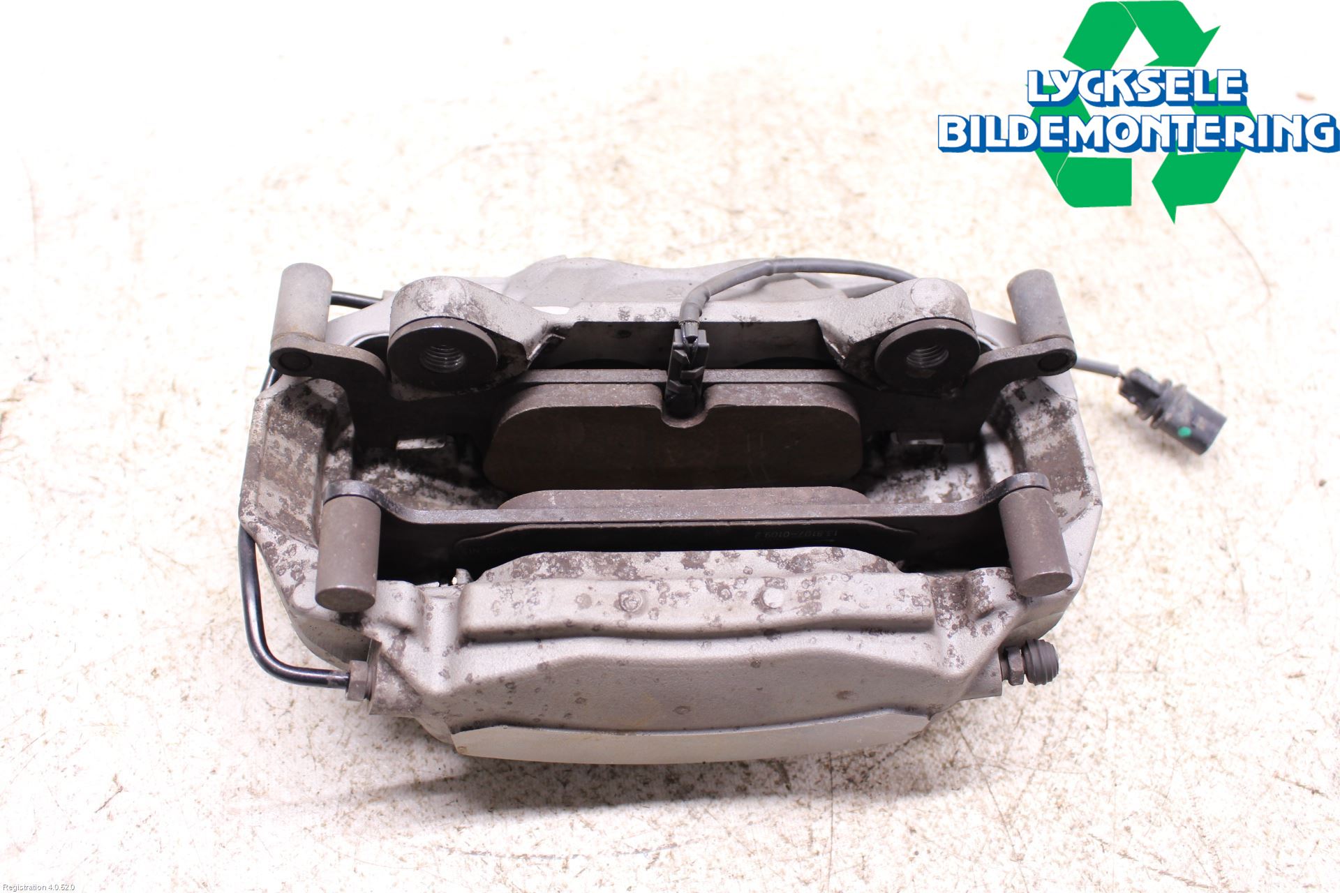 Audi A4/S4 B9 16-19 Bromsok Fram Vänster