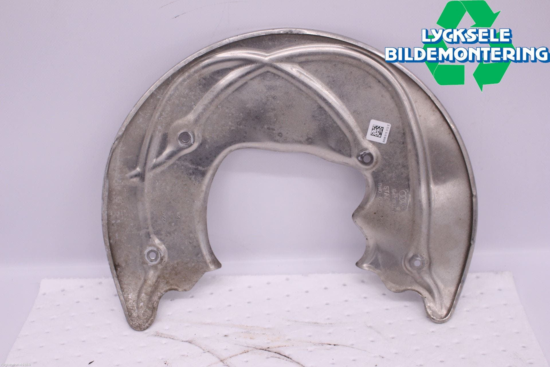 Audi A4/S4 B9 20- Bromssköld Fram