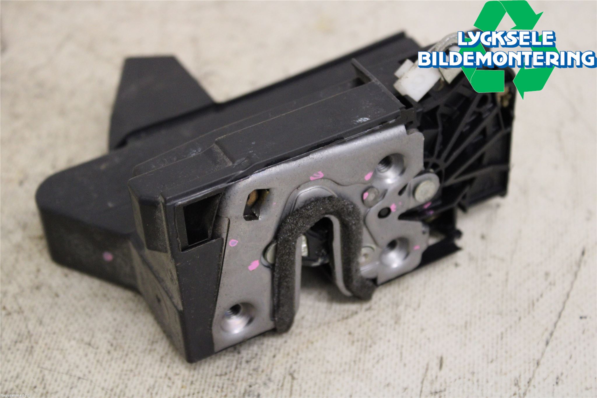 Dacia DUSTER 10-17 Låskista-Dörrlås